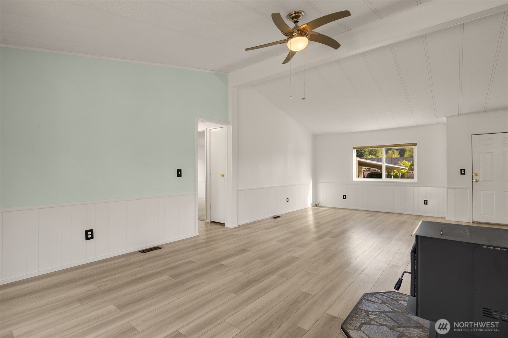 2228 Anadoll Avenue Property Photo 14