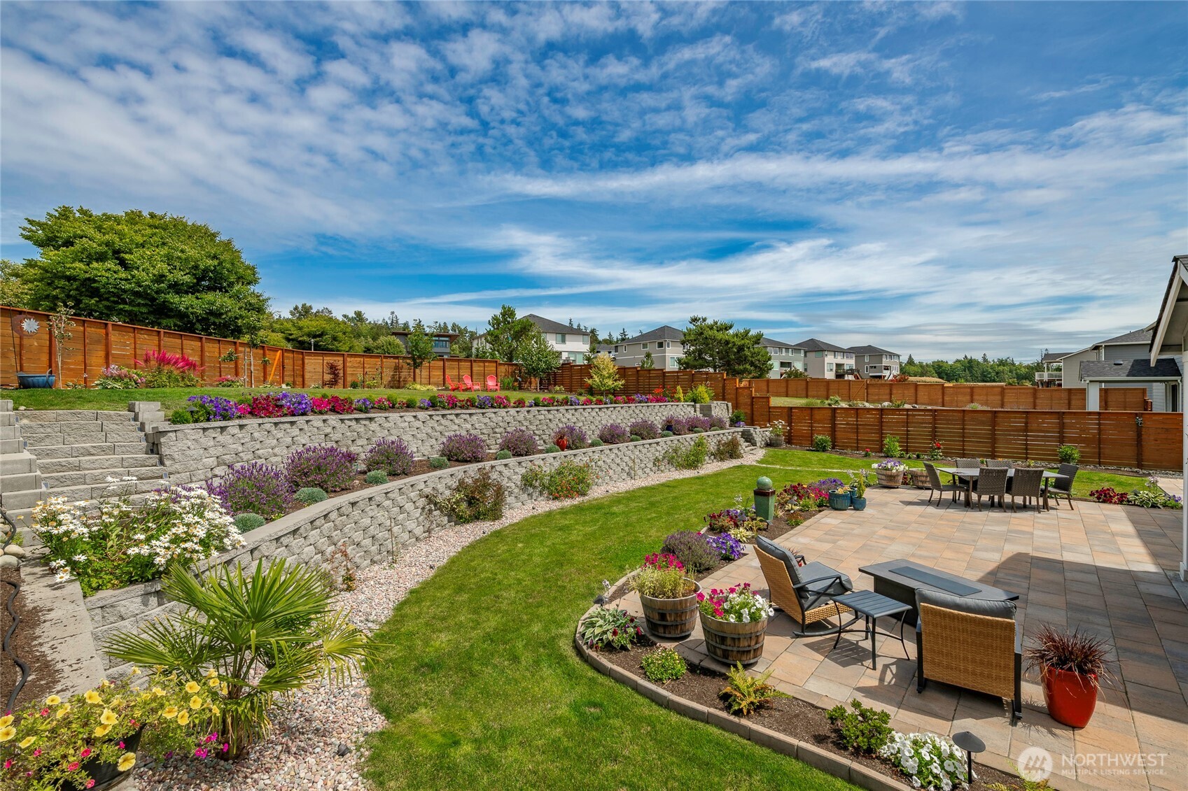 5436 Lonicera Drive Property Photo 8