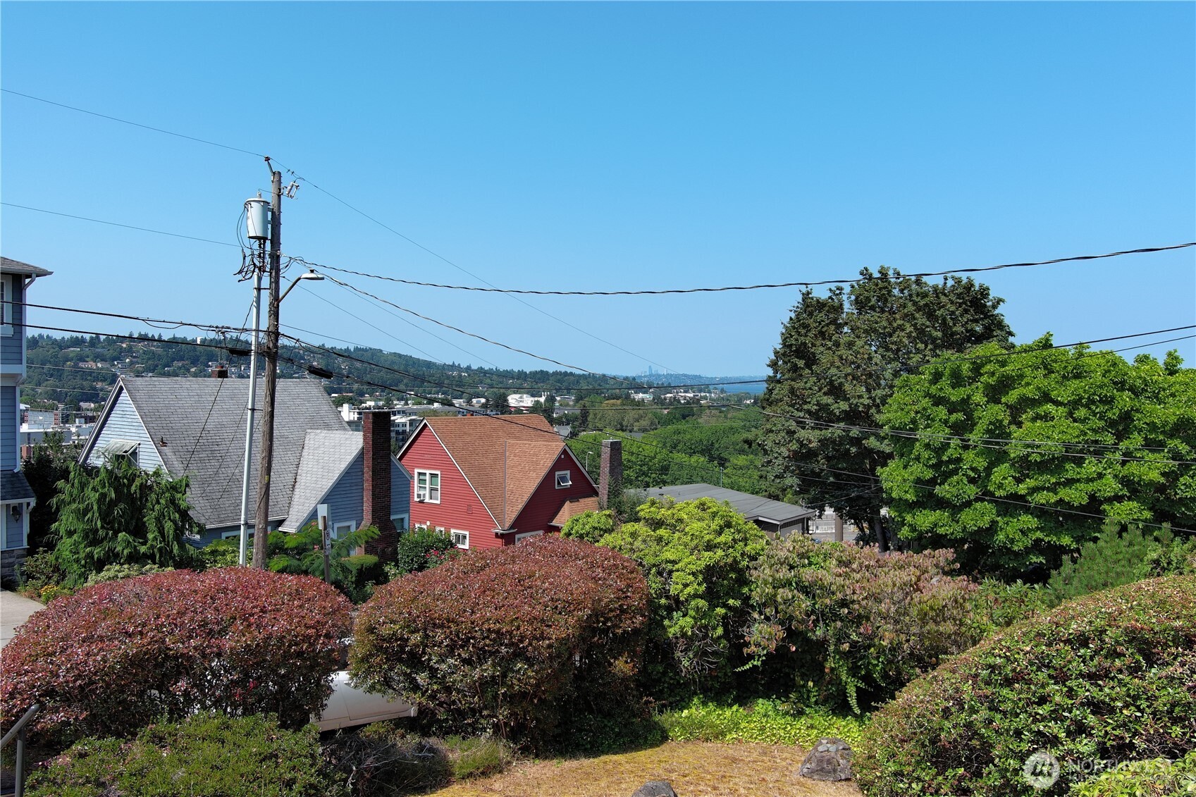 326 Renton Avenue Property Photo 7