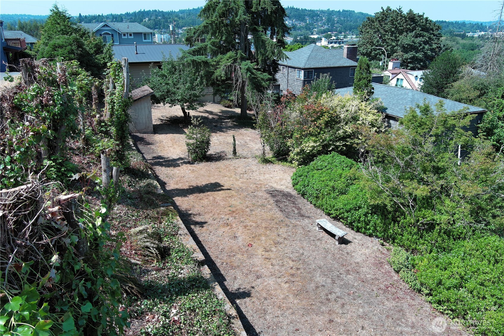 326 Renton Avenue Property Photo 33