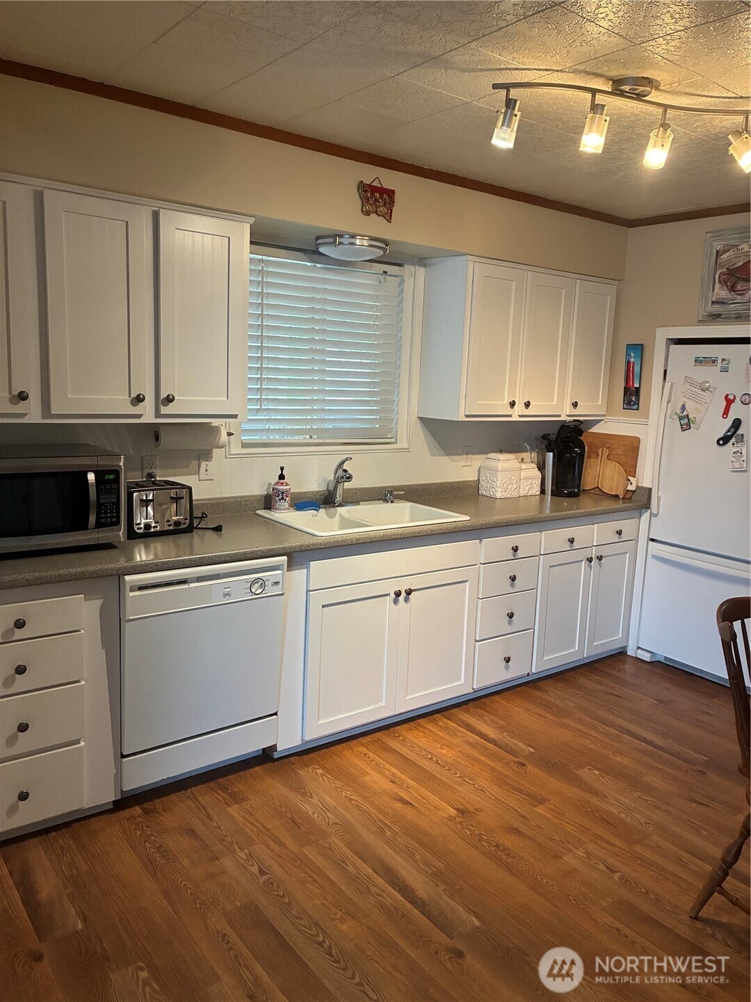 1111 272nd Place Property Photo 5