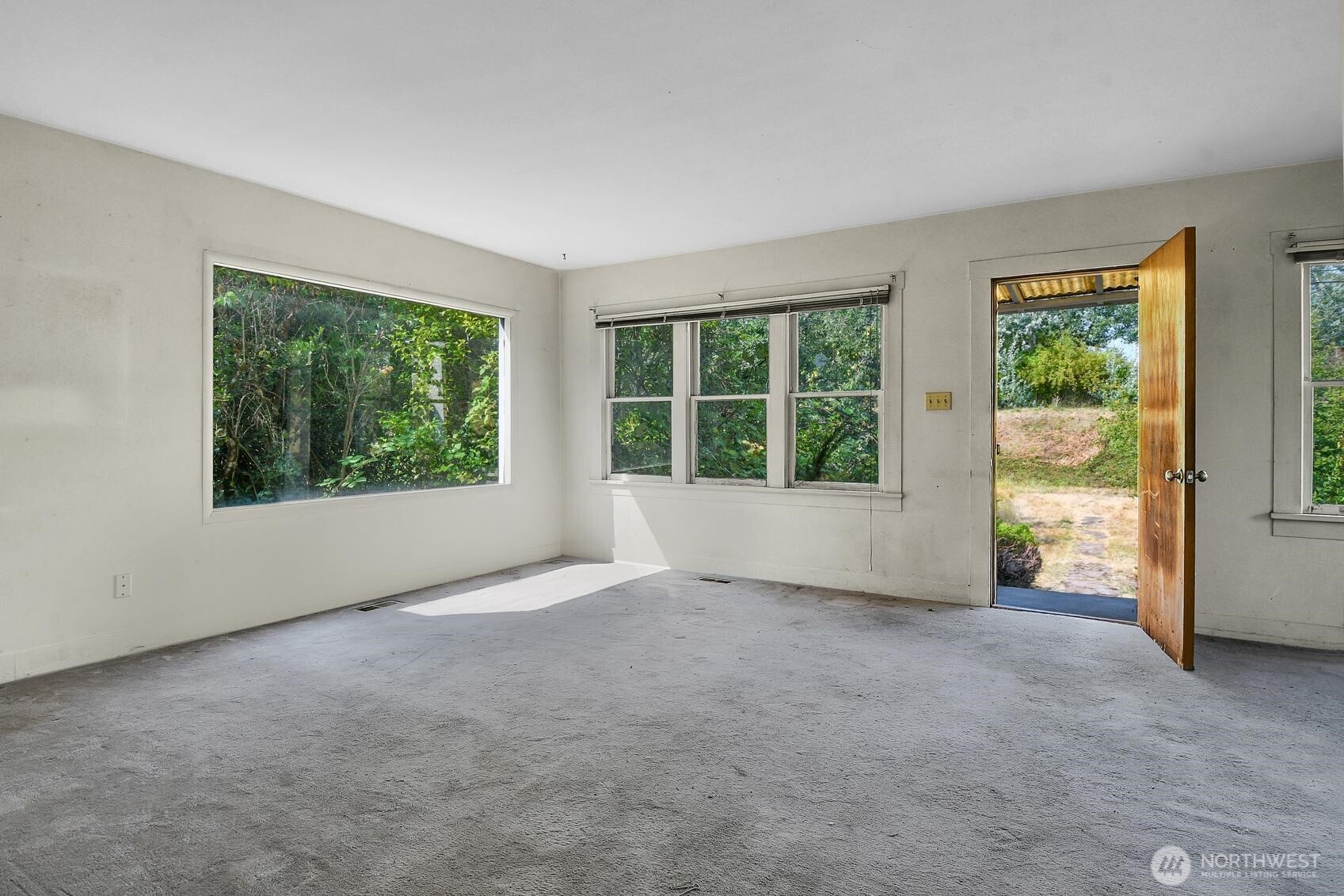 16508 104th Avenue Property Photo 6