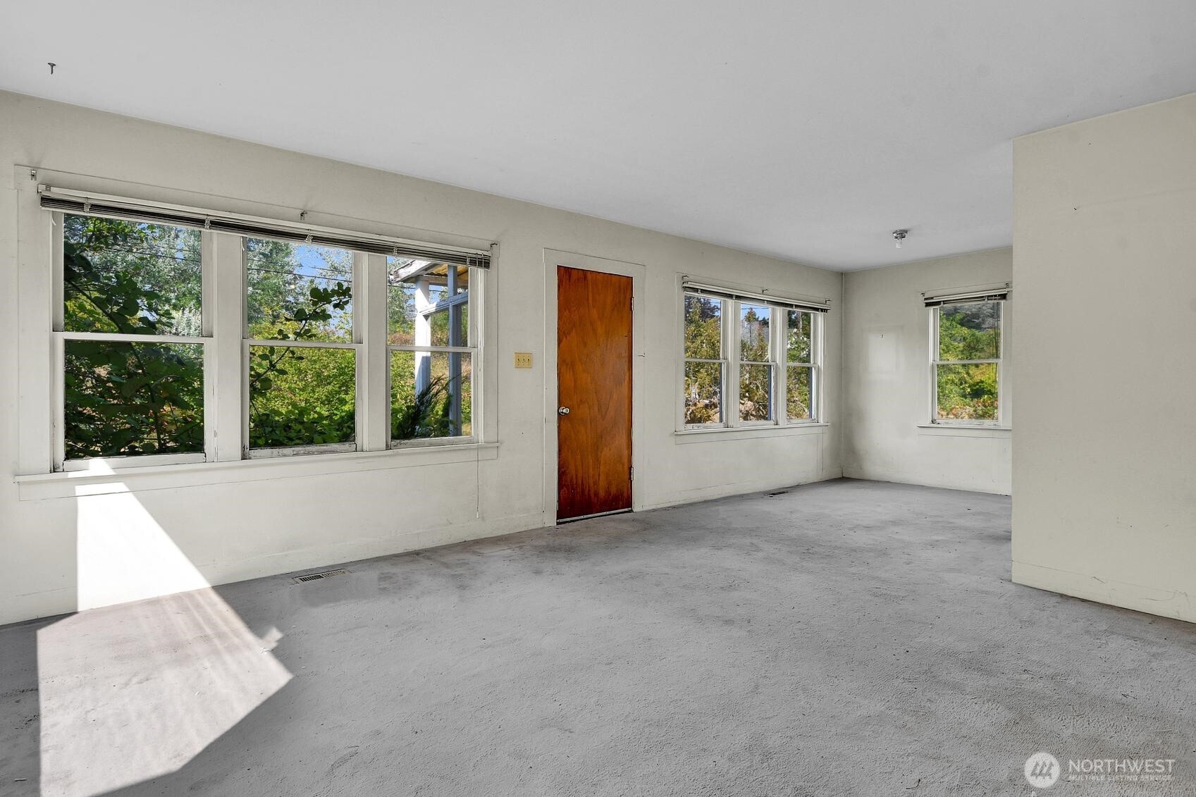16508 104th Avenue Property Photo 7