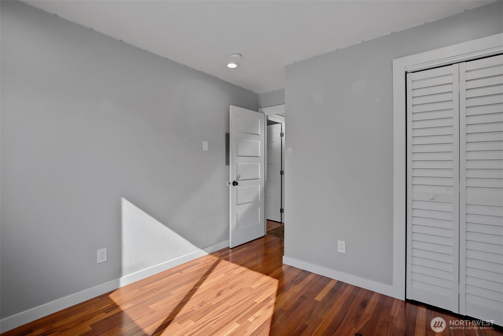 17430 Ambaum Boulevard 8 Property Photo 24