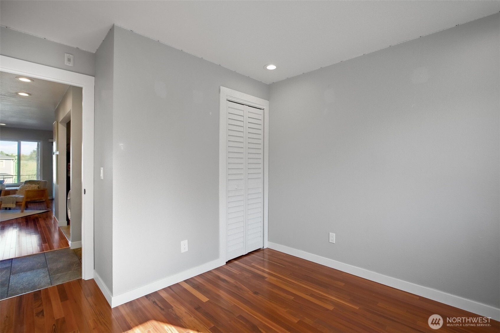 17430 Ambaum Boulevard 8 Property Photo 25