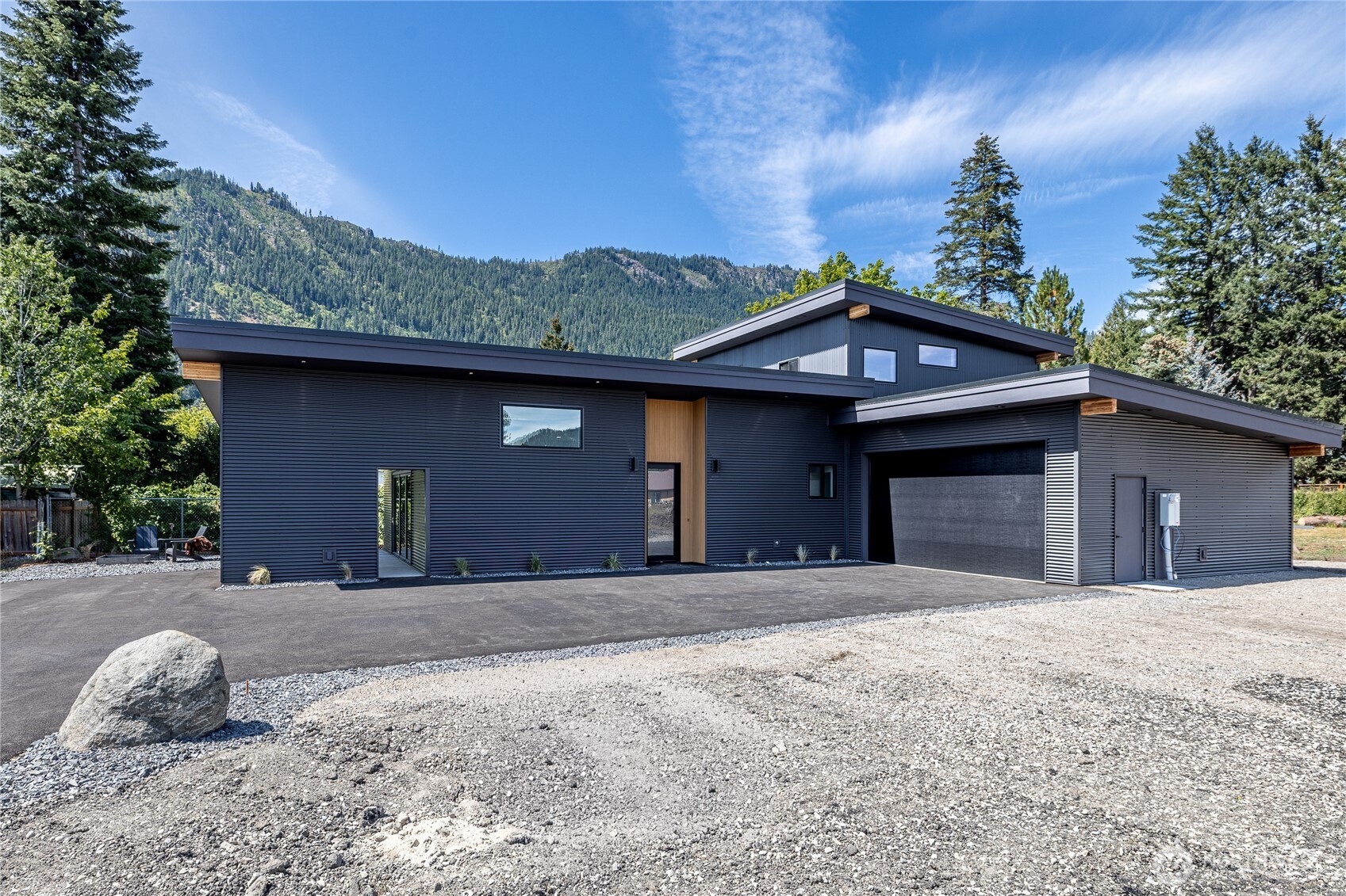 209 Orchard Street Property Photo 2