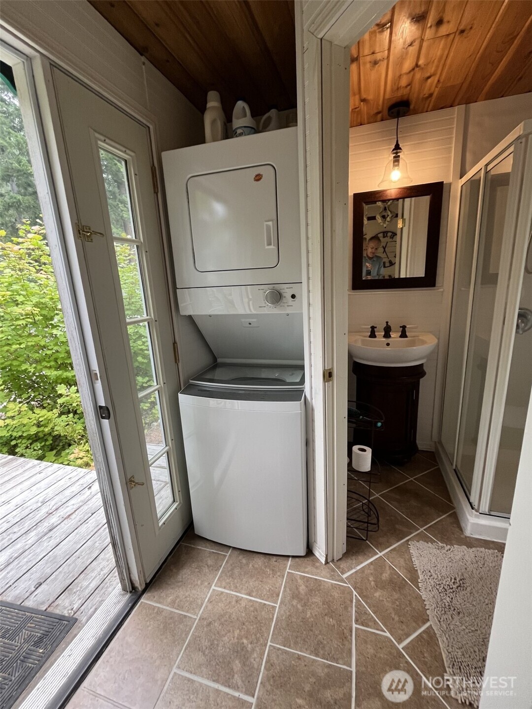3019 Memory Lane Property Photo 13
