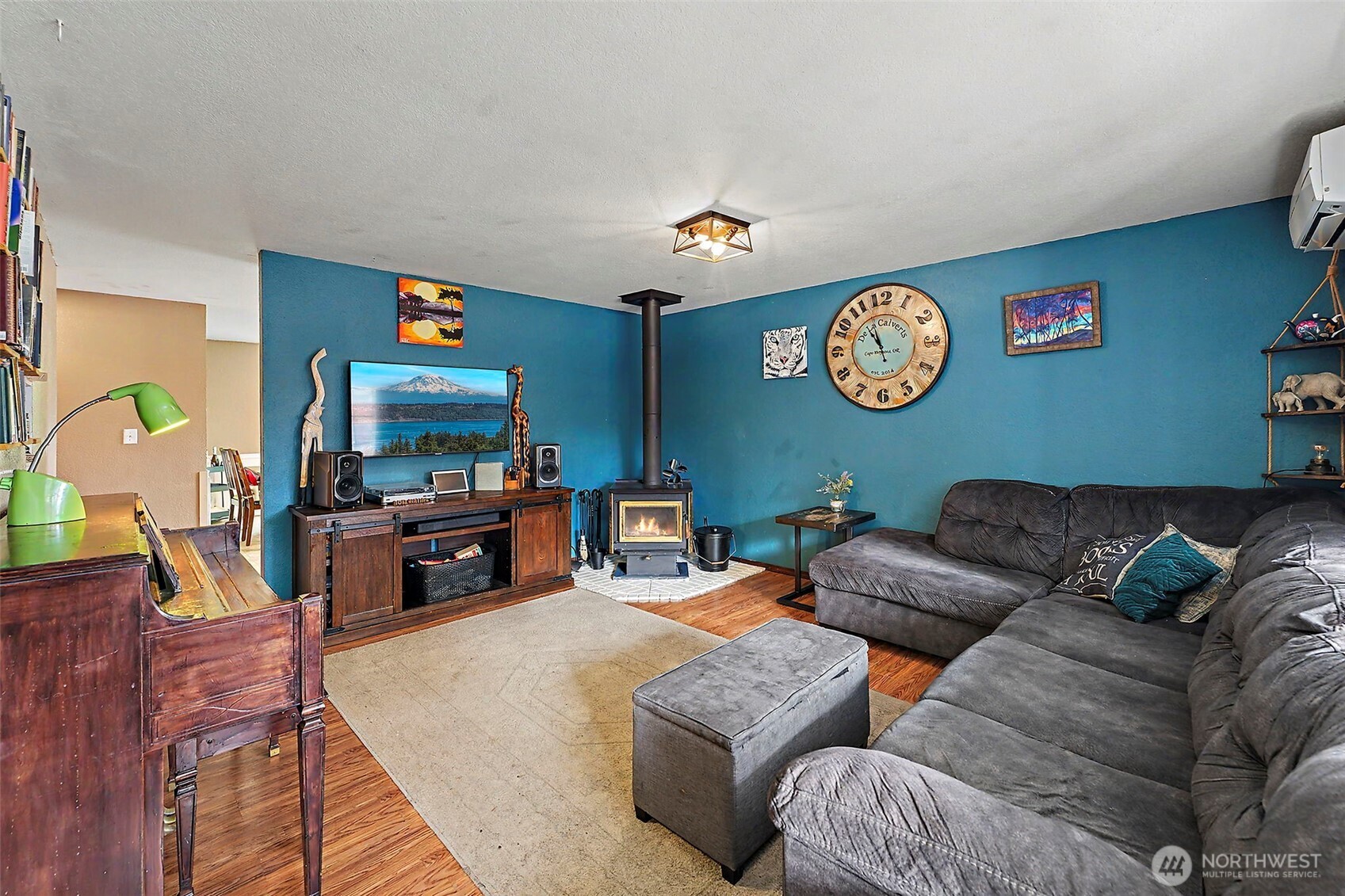 5047 Marian Drive Property Photo 4