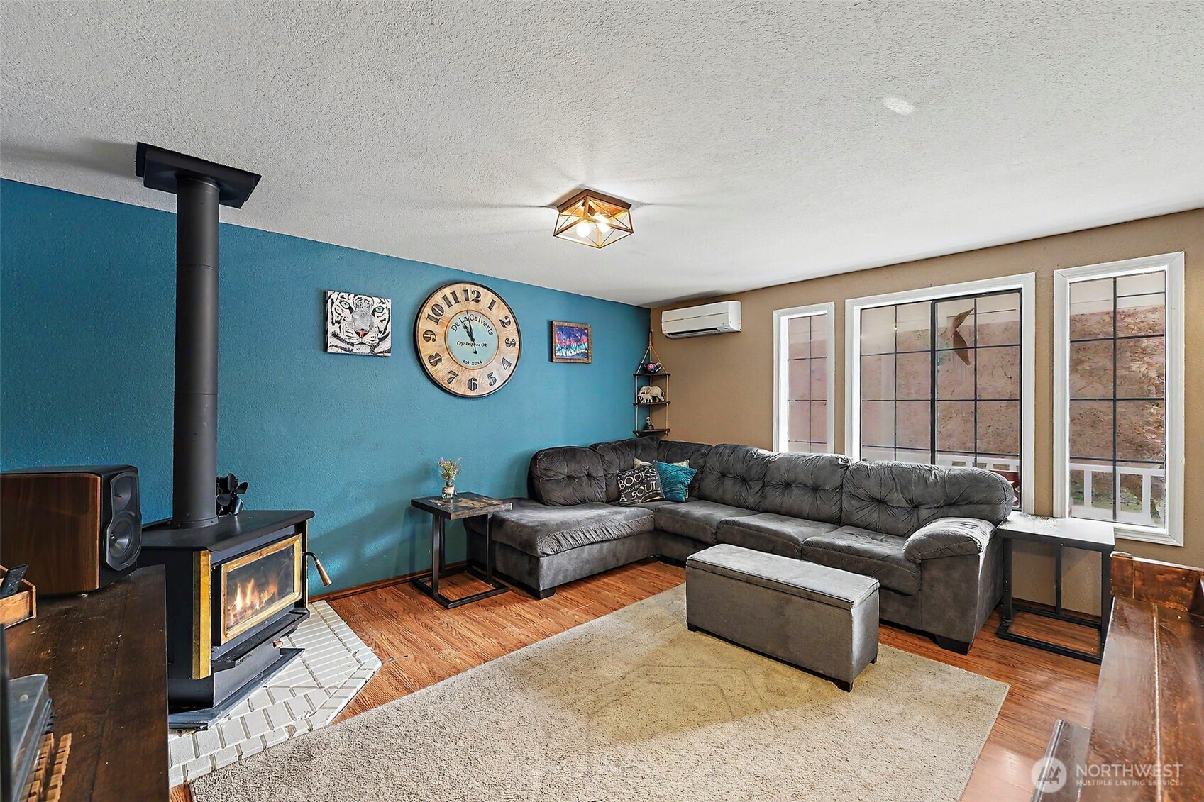 5047 Marian Drive Property Photo 5