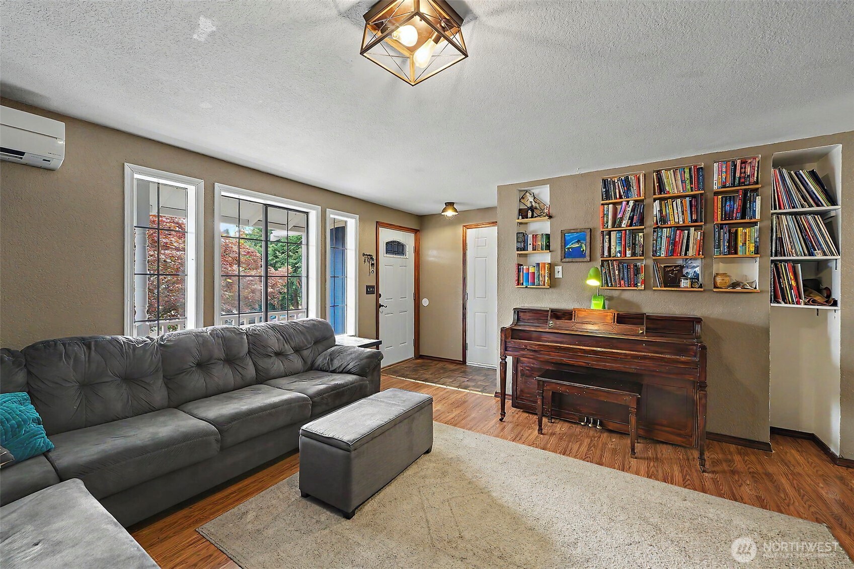 5047 Marian Drive Property Photo 6