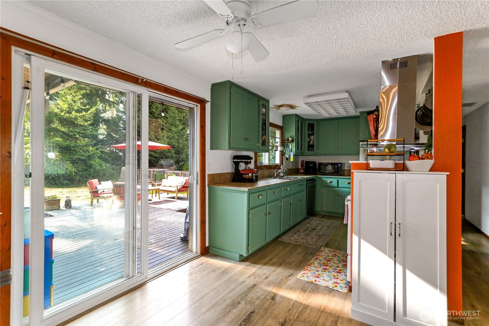 18627 32nd Avenue Property Photo 9