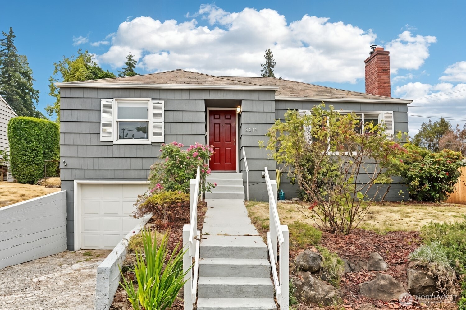 9417 44th Place Property Photo 1