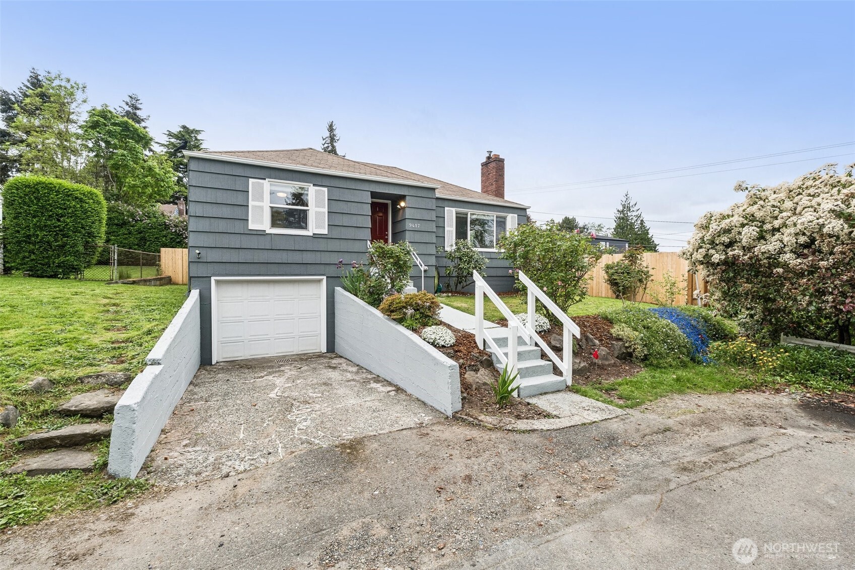 9417 44th Place Property Photo 2