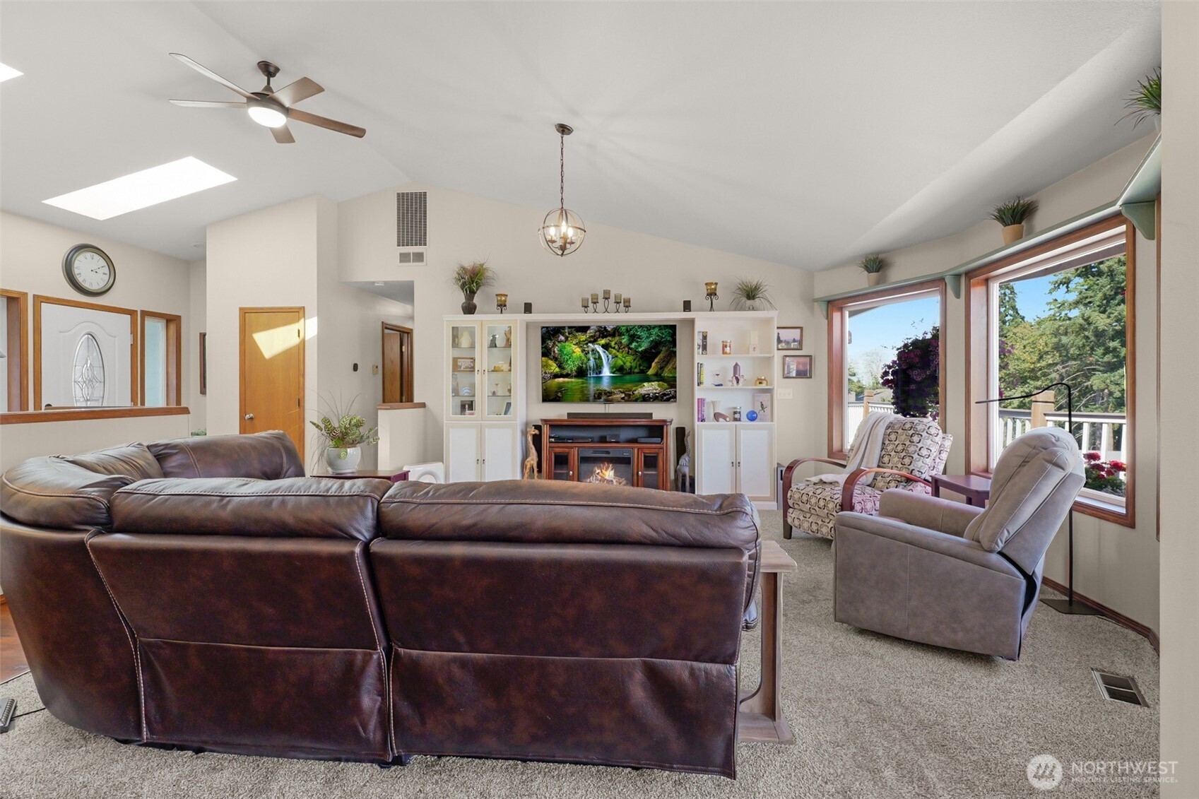 6969 Vickery Avenue Property Photo 8