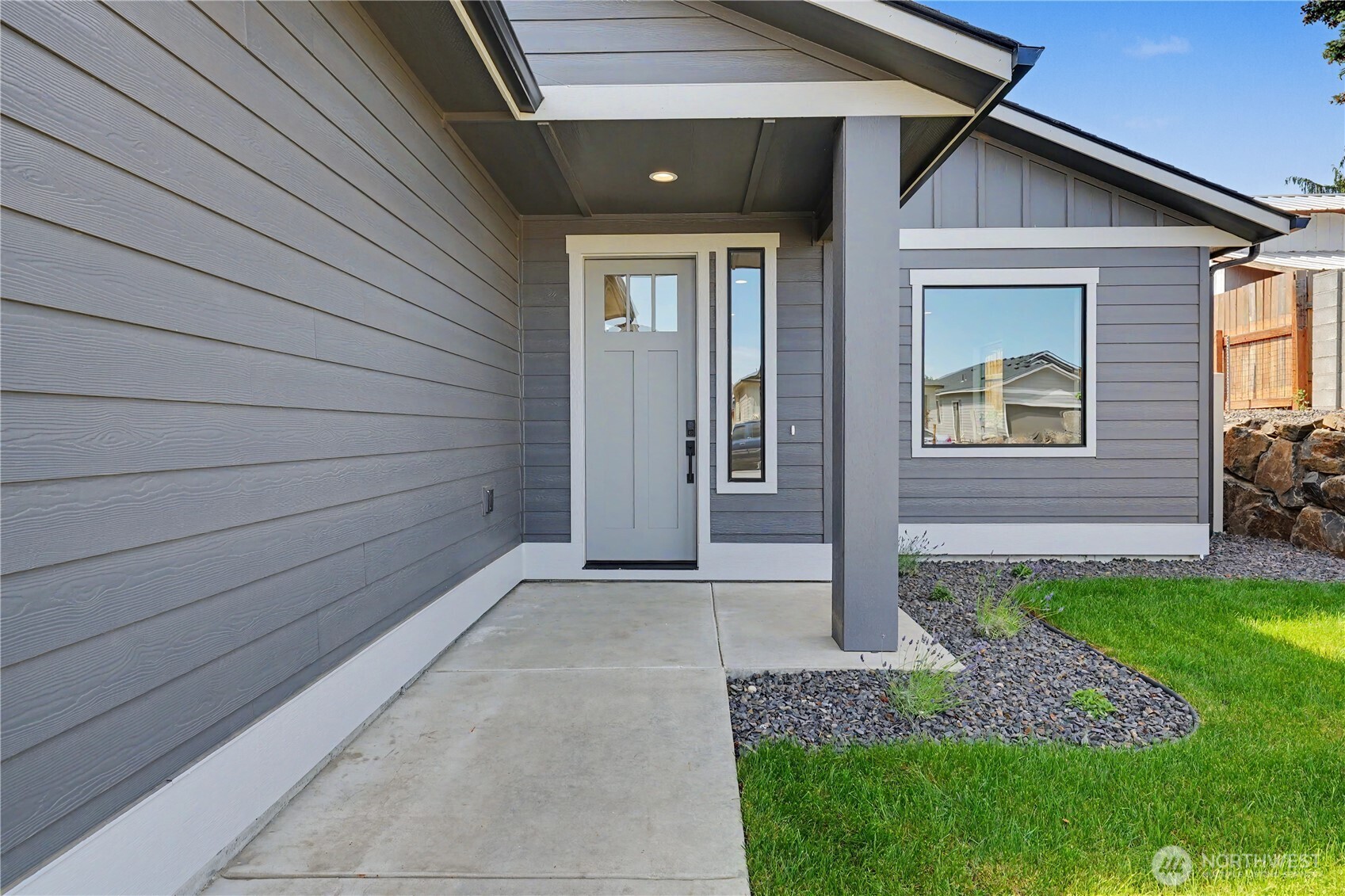 562 S Oasis Loop Property Photo 4