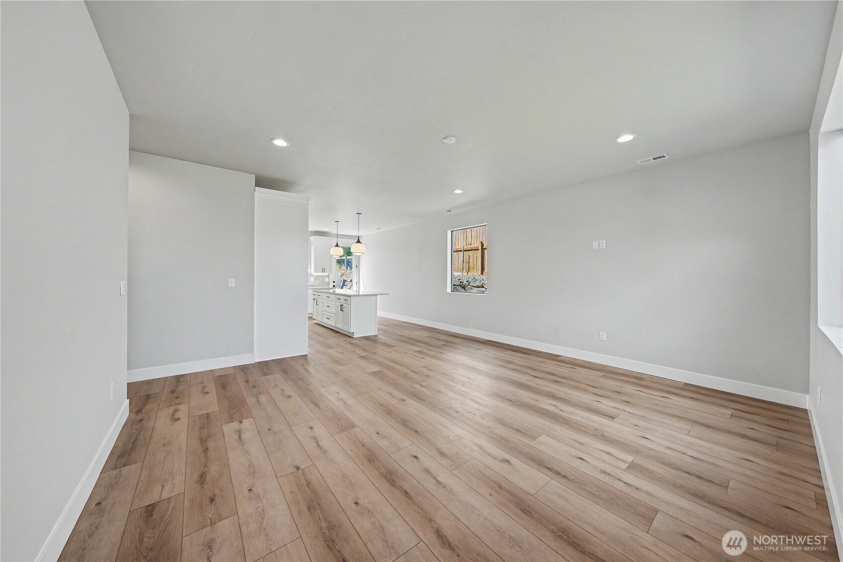 562 S Oasis Loop Property Photo 5