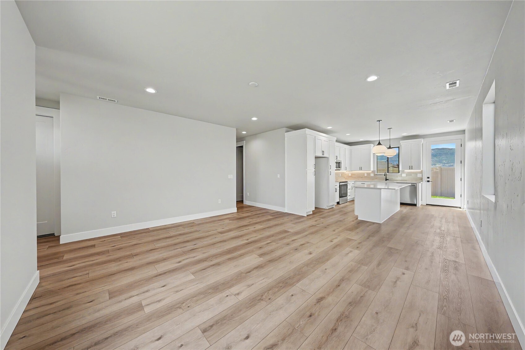 562 S Oasis Loop Property Photo 6