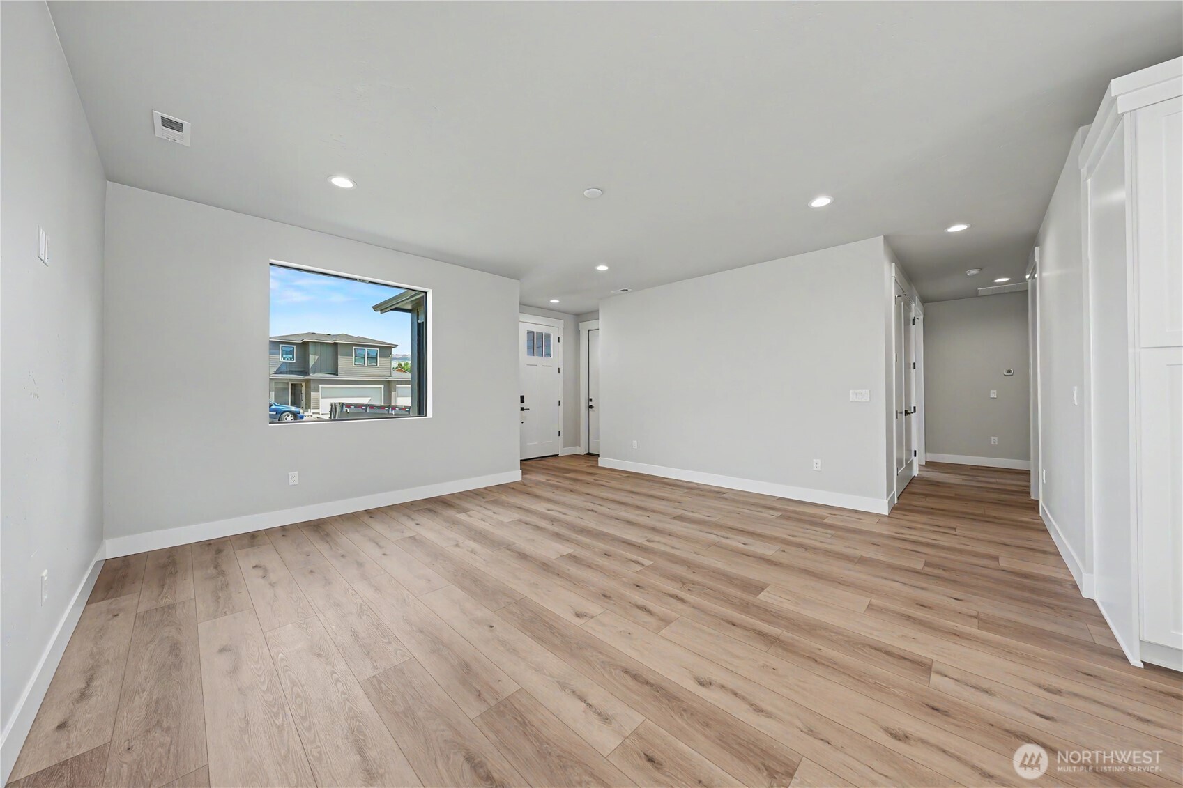 562 S Oasis Loop Property Photo 7