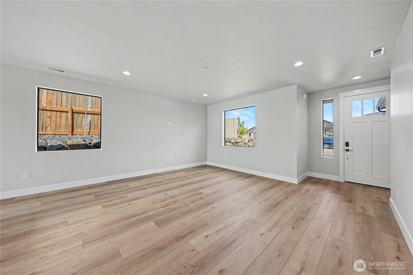 562 S Oasis Loop Property Photo 9