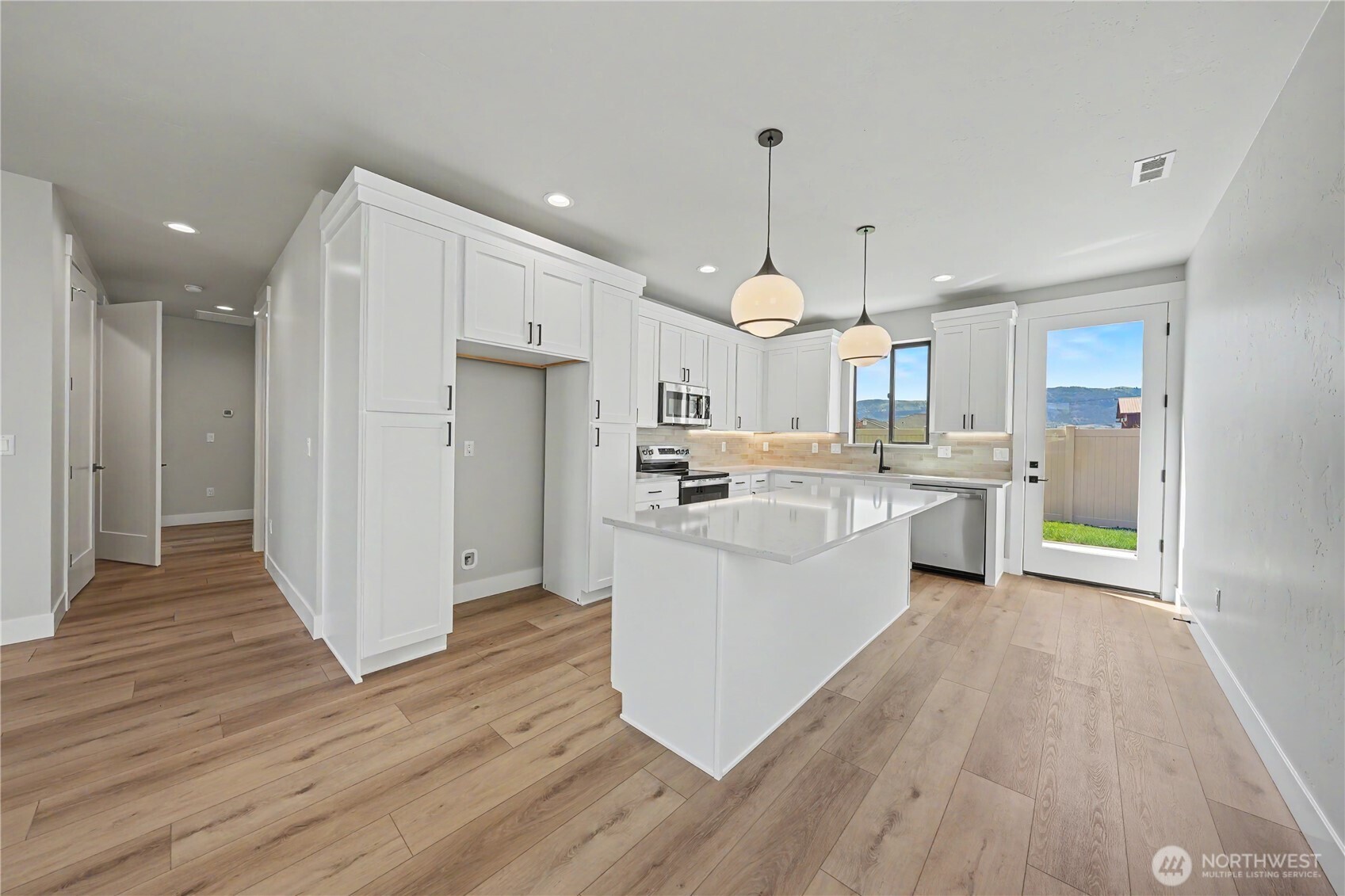562 S Oasis Loop Property Photo 10