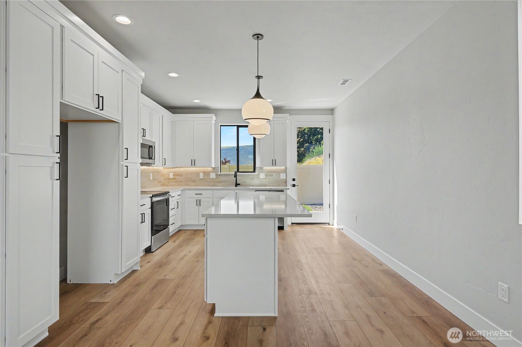 562 S Oasis Loop Property Photo 11