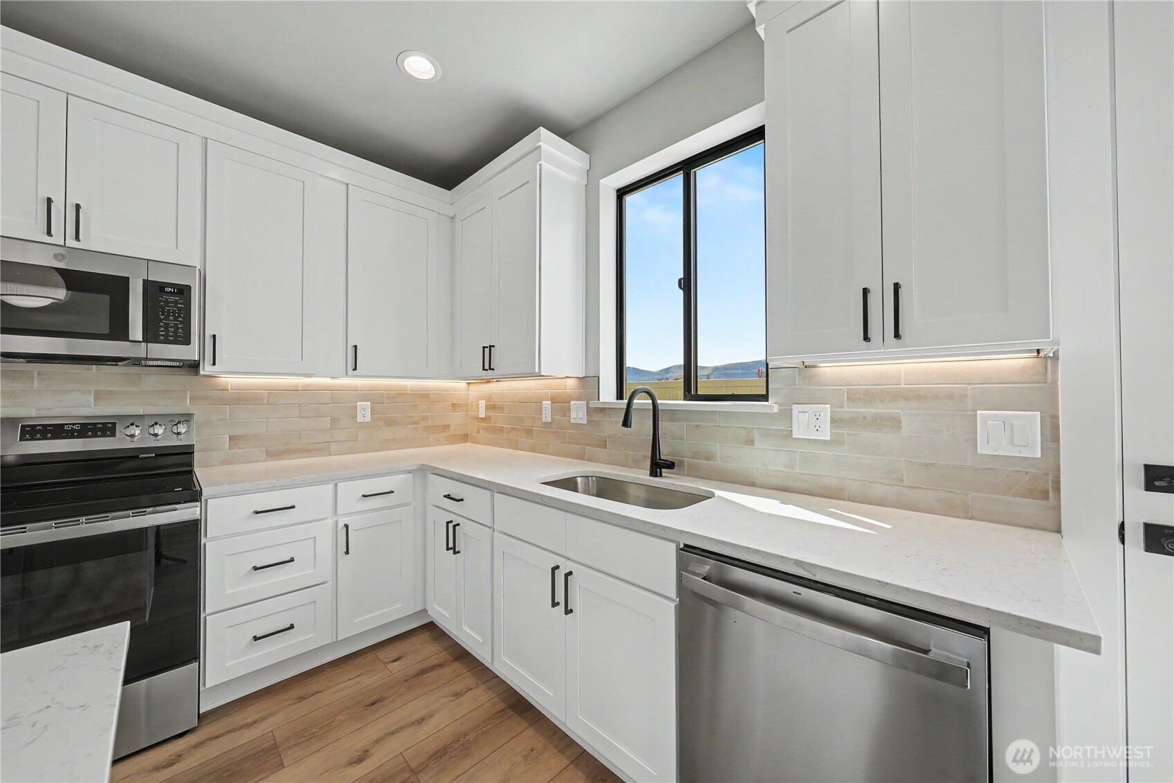 562 S Oasis Loop Property Photo 14