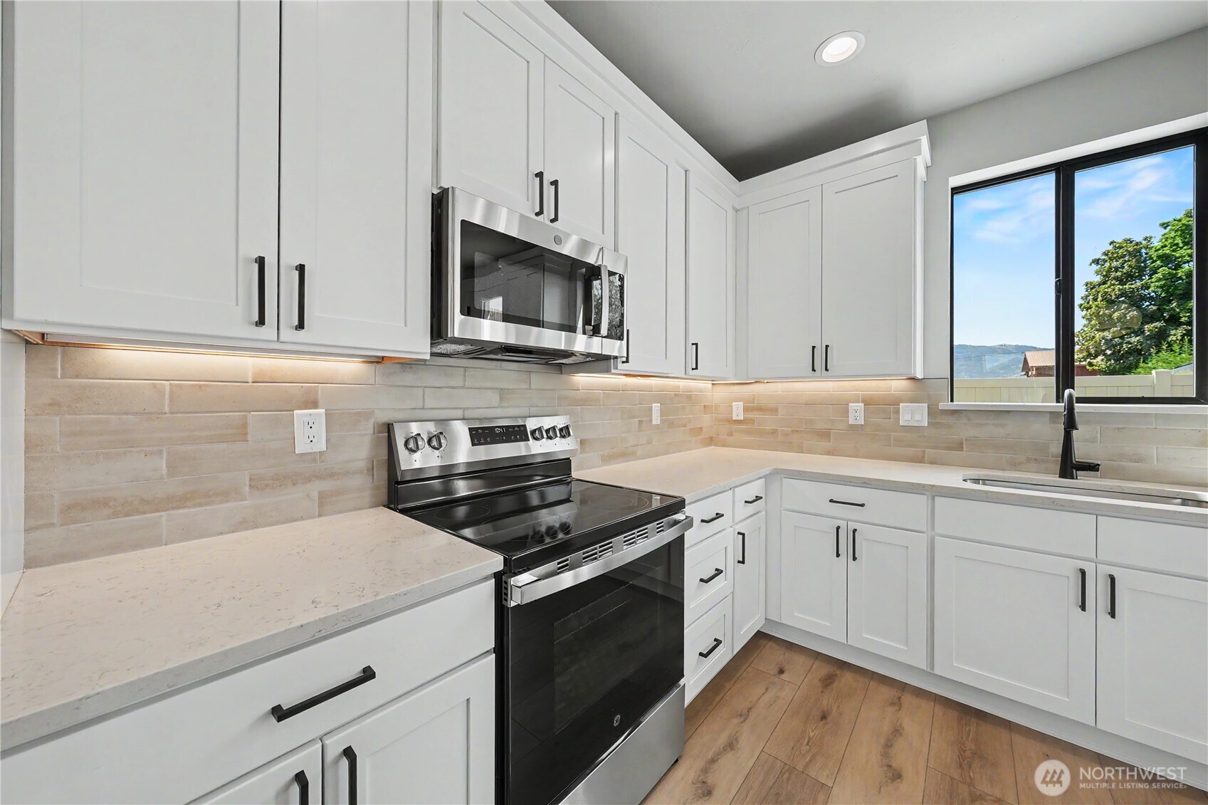 562 S Oasis Loop Property Photo 15