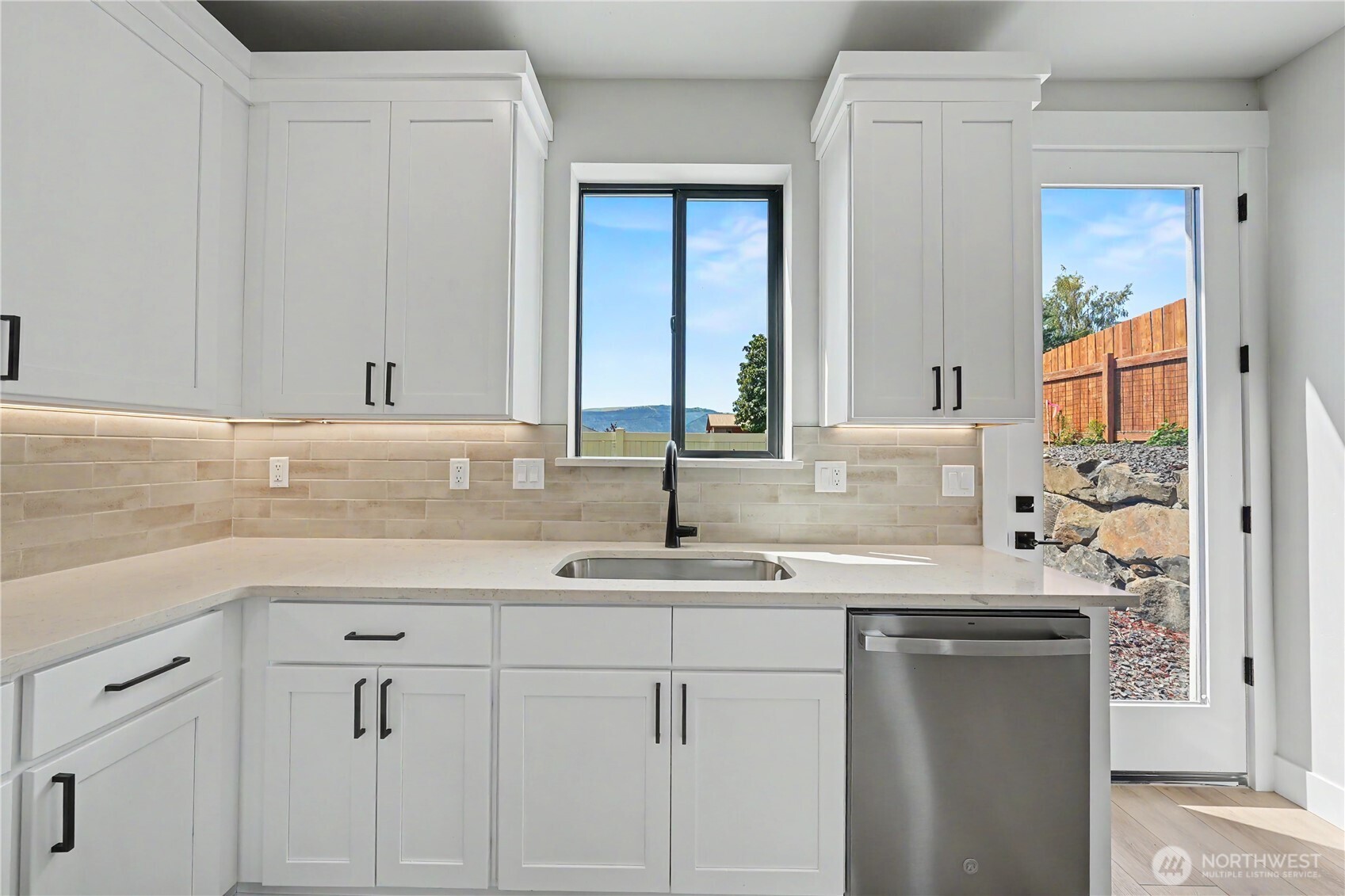 562 S Oasis Loop Property Photo 16