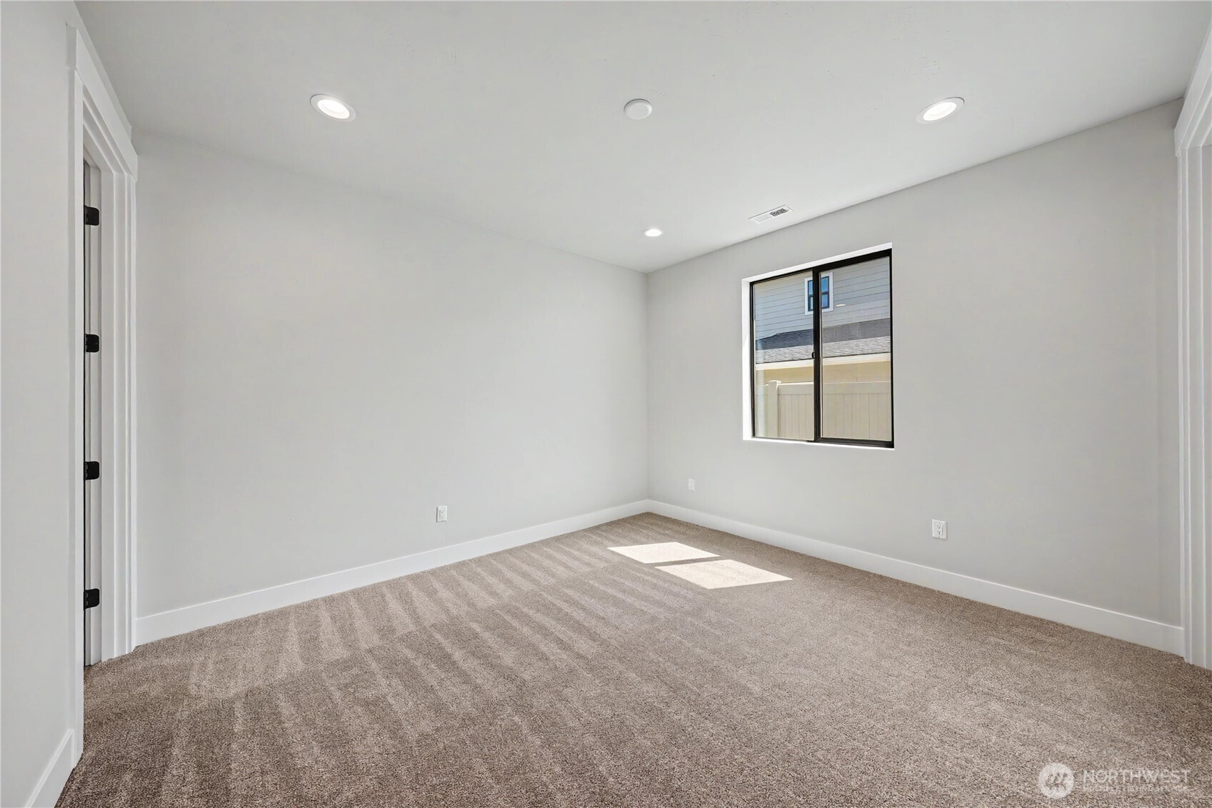 562 S Oasis Loop Property Photo 18
