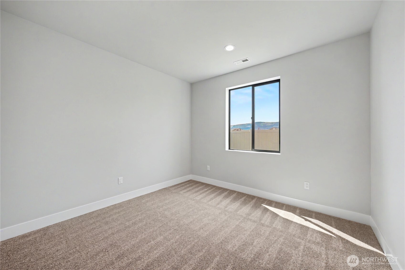 562 S Oasis Loop Property Photo 26