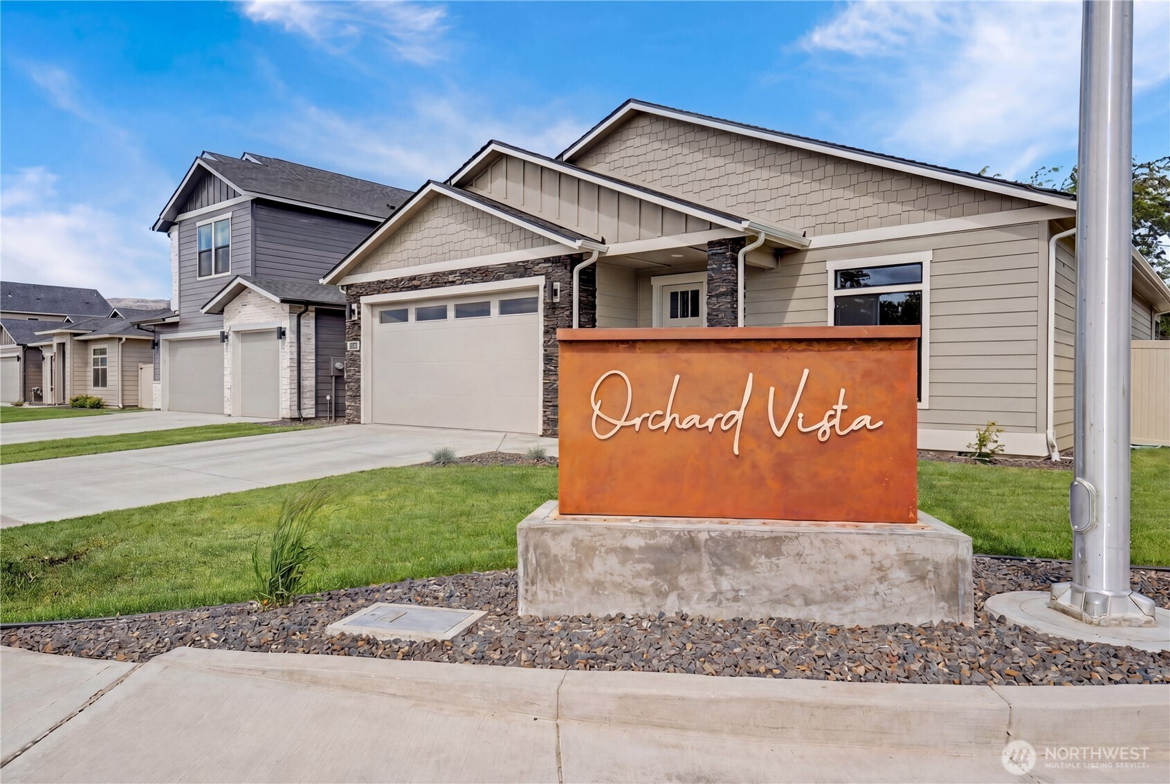 562 S Oasis Loop Property Photo 38