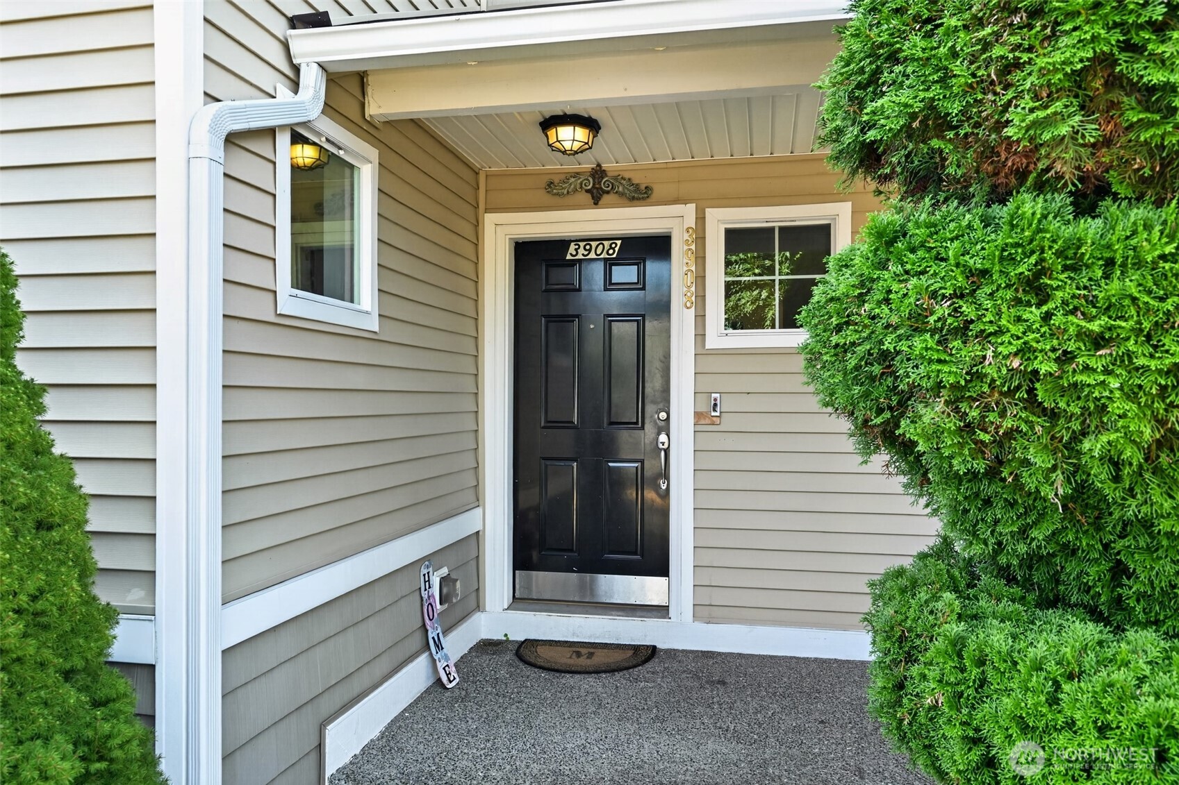3908 153rd Place Property Photo 2