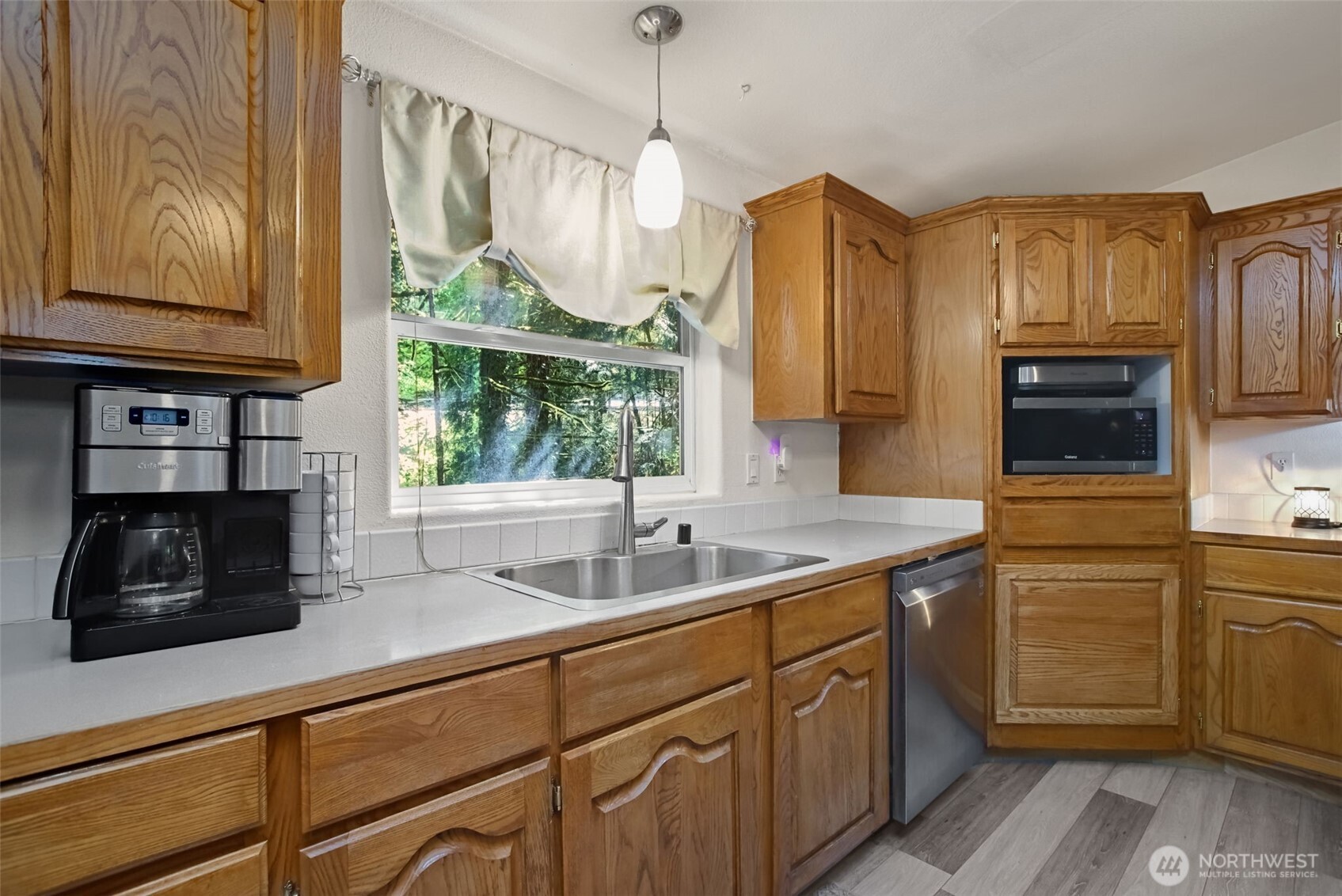 5901 108th Street Property Photo 7