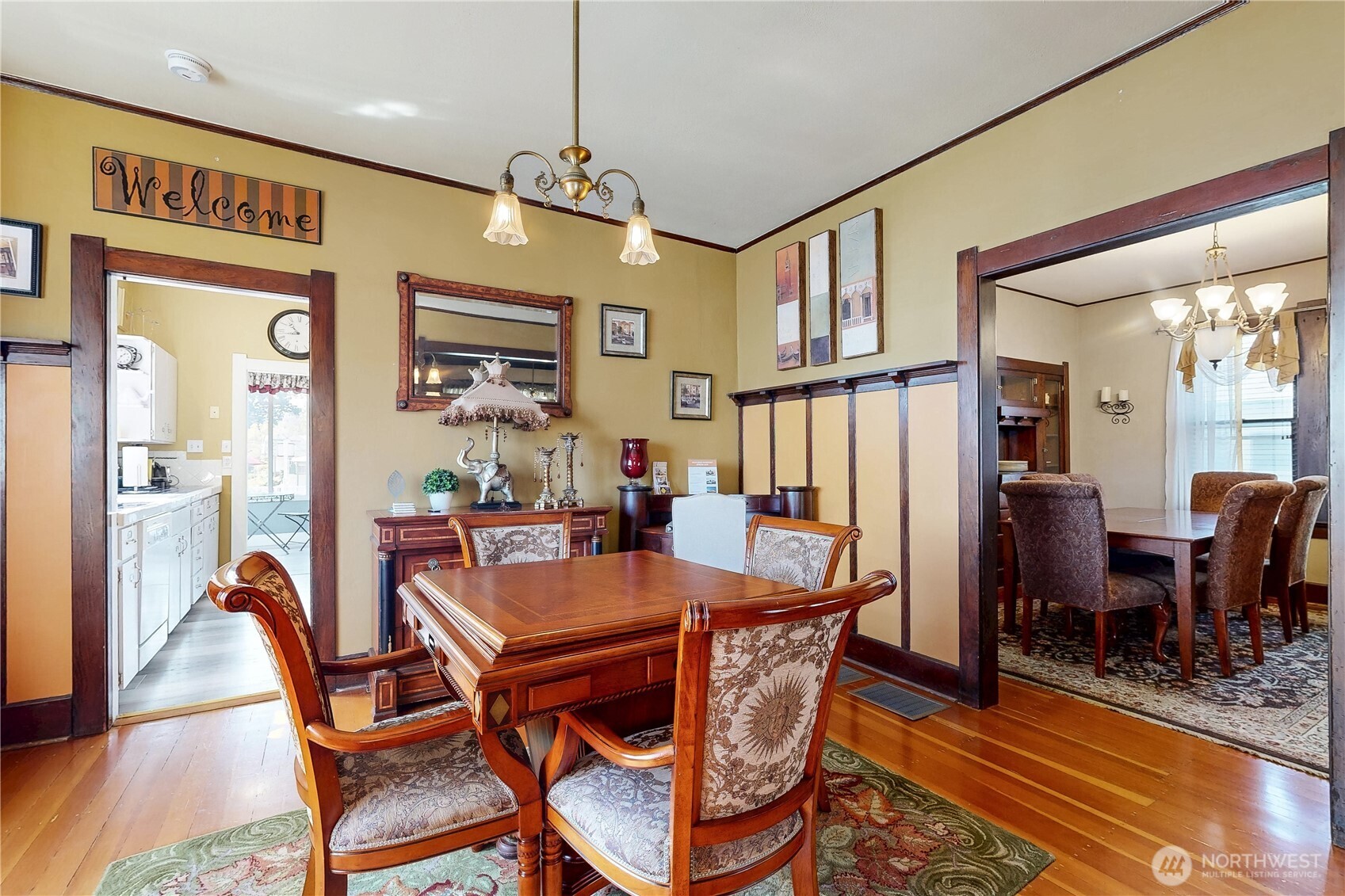 320 Juniper Street Property Photo 8