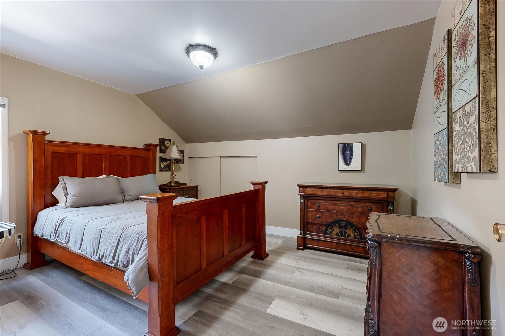 320 Juniper Street Property Photo 18