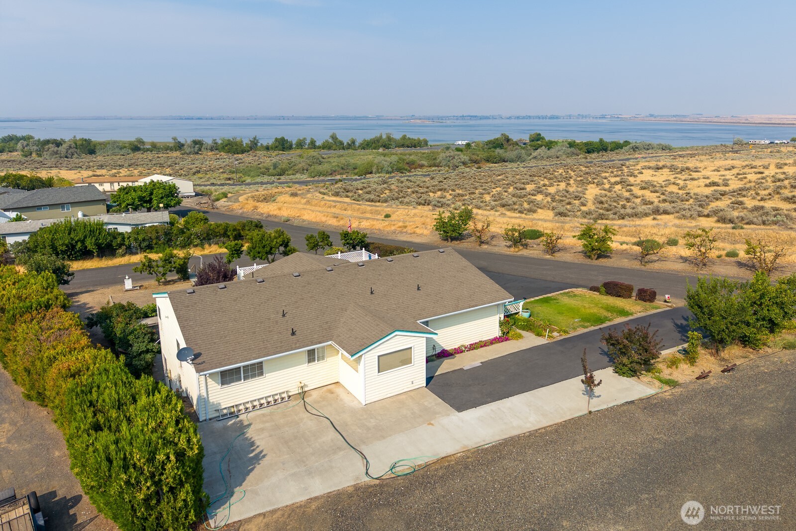 7239 Bayview Avenue Property Photo 3