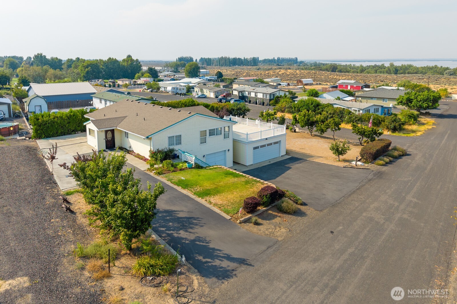 7239 Bayview Avenue Property Photo 4