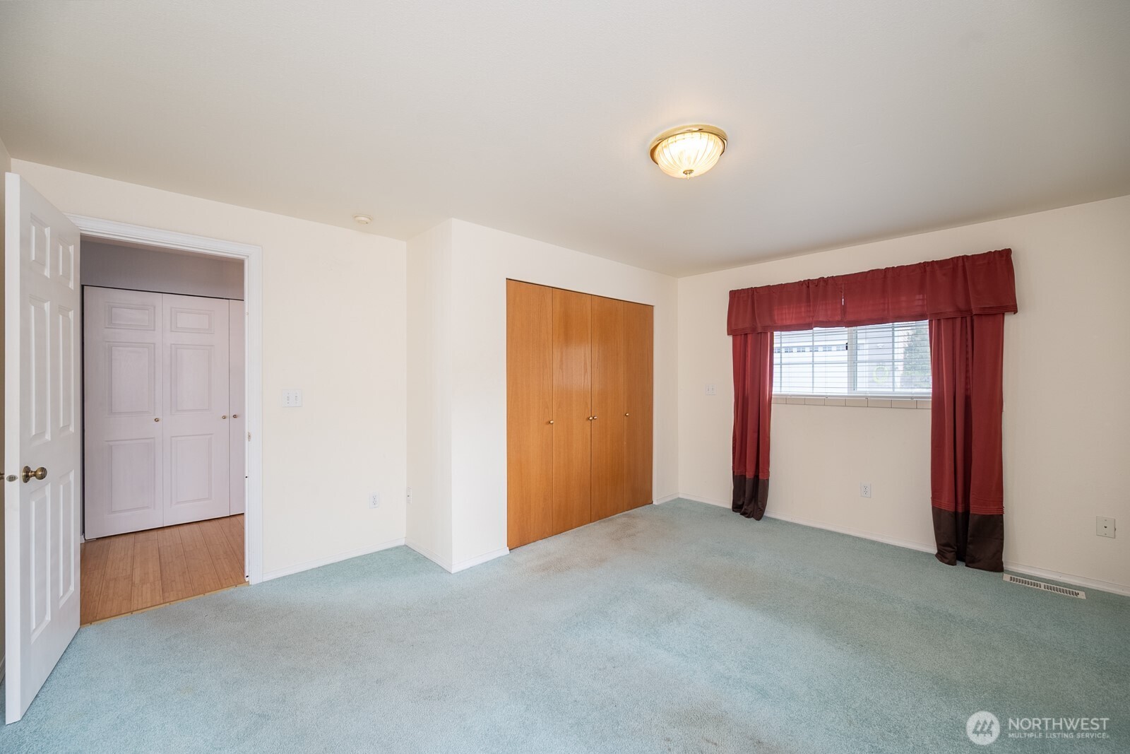 7239 Bayview Avenue Property Photo 13