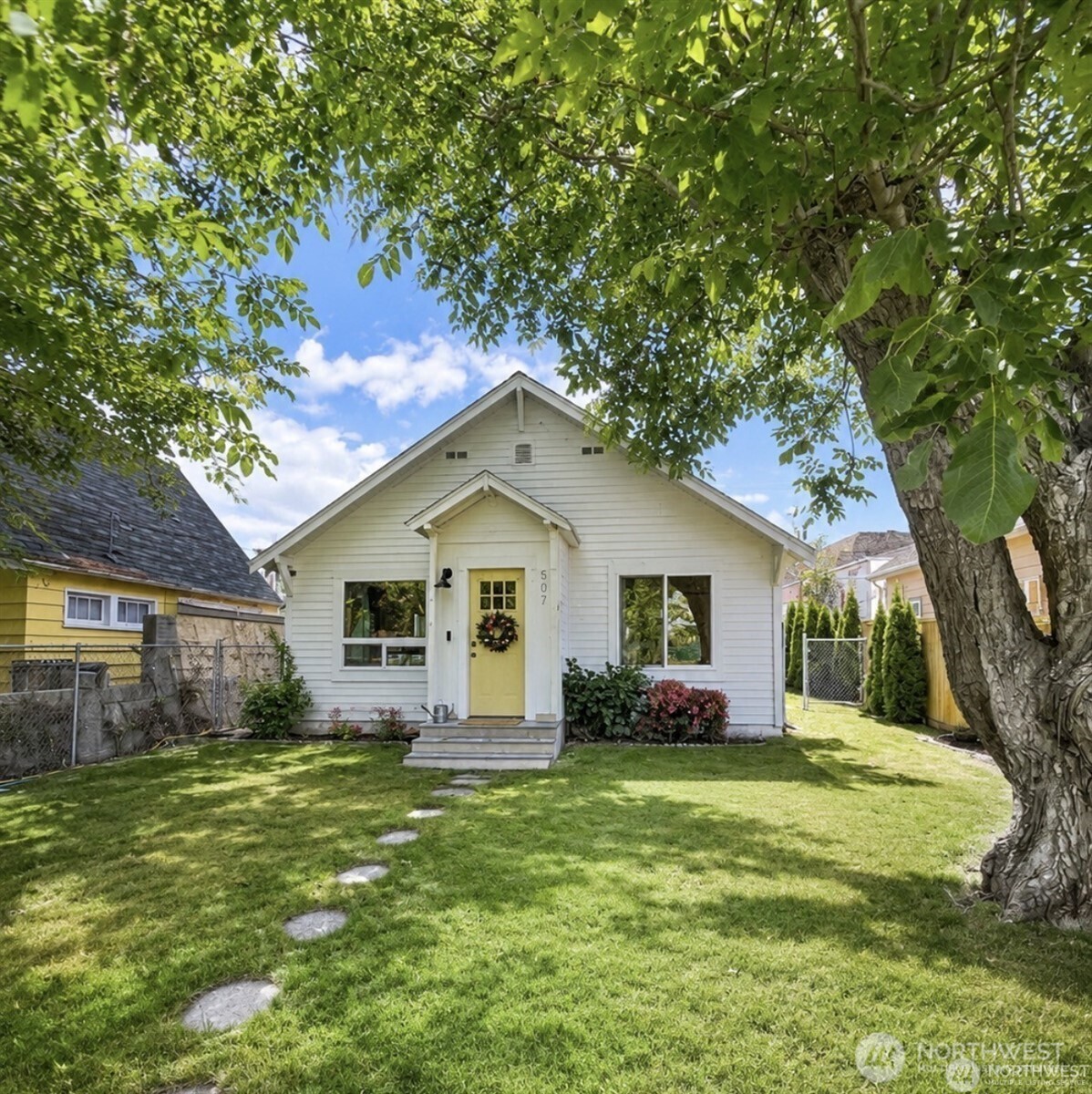 507 E Wapato Avenue Property Photo 2