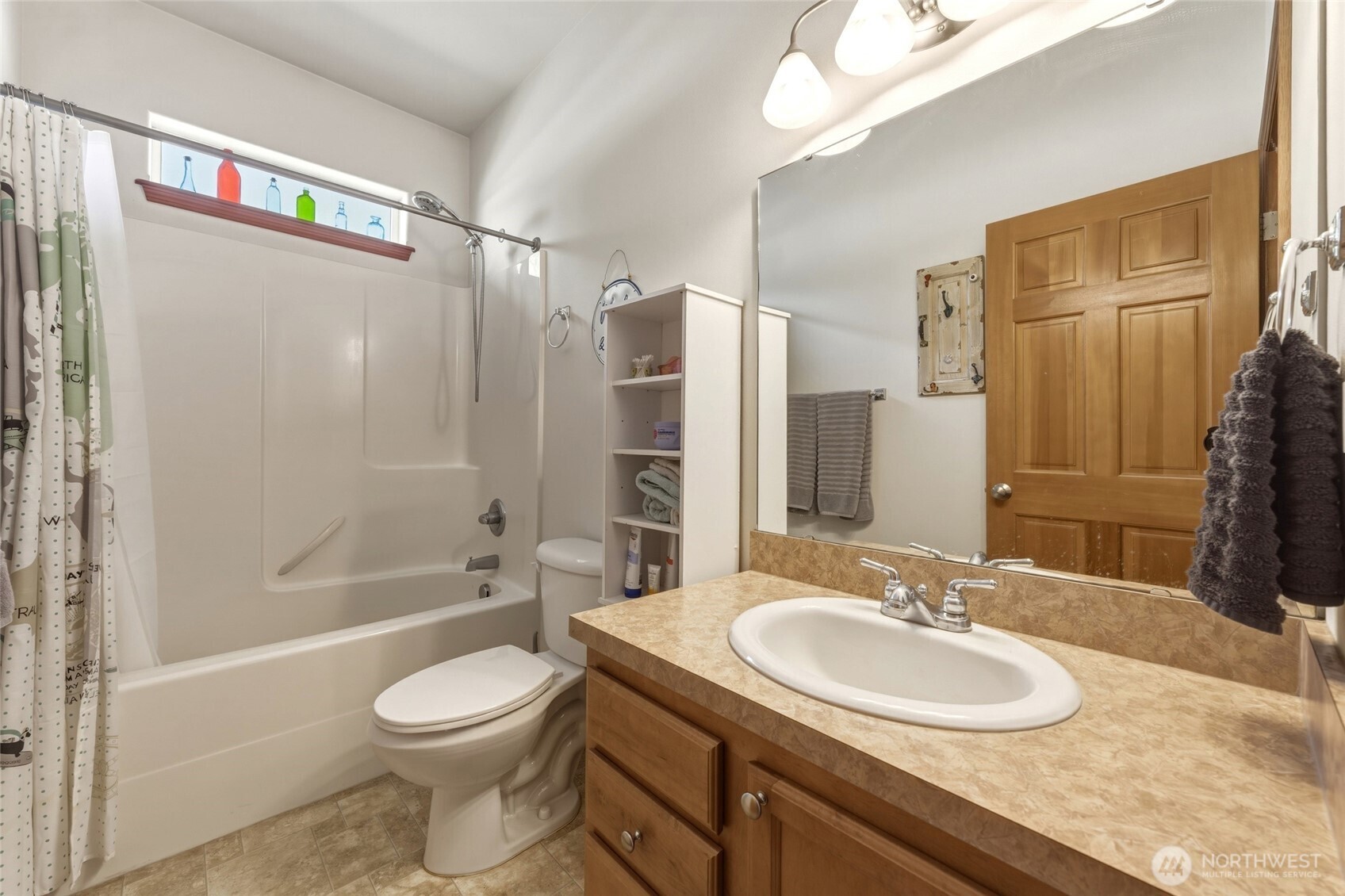 763 Se Bedford Loop Property Photo 17