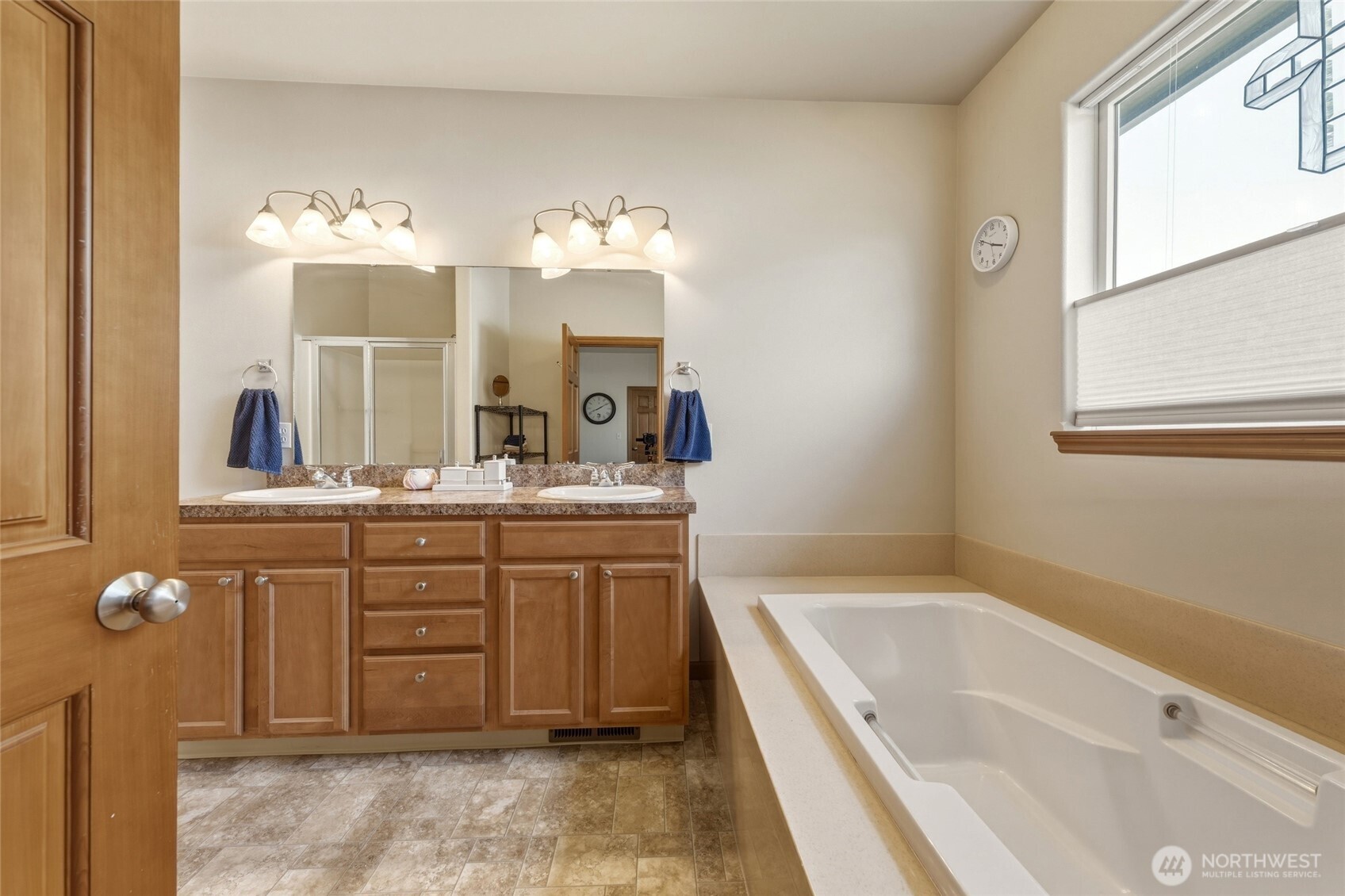 763 Se Bedford Loop Property Photo 24