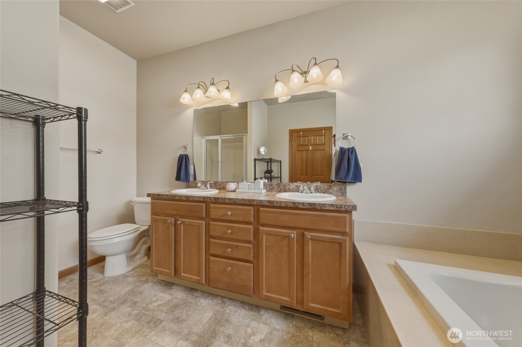 763 Se Bedford Loop Property Photo 26