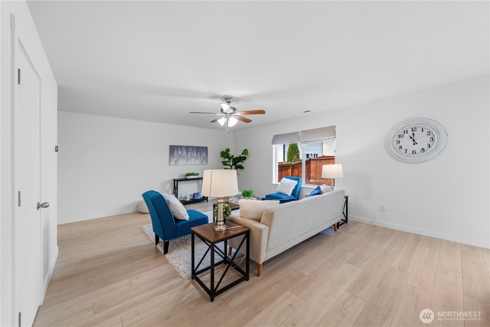 11813 24th Street Property Photo 5