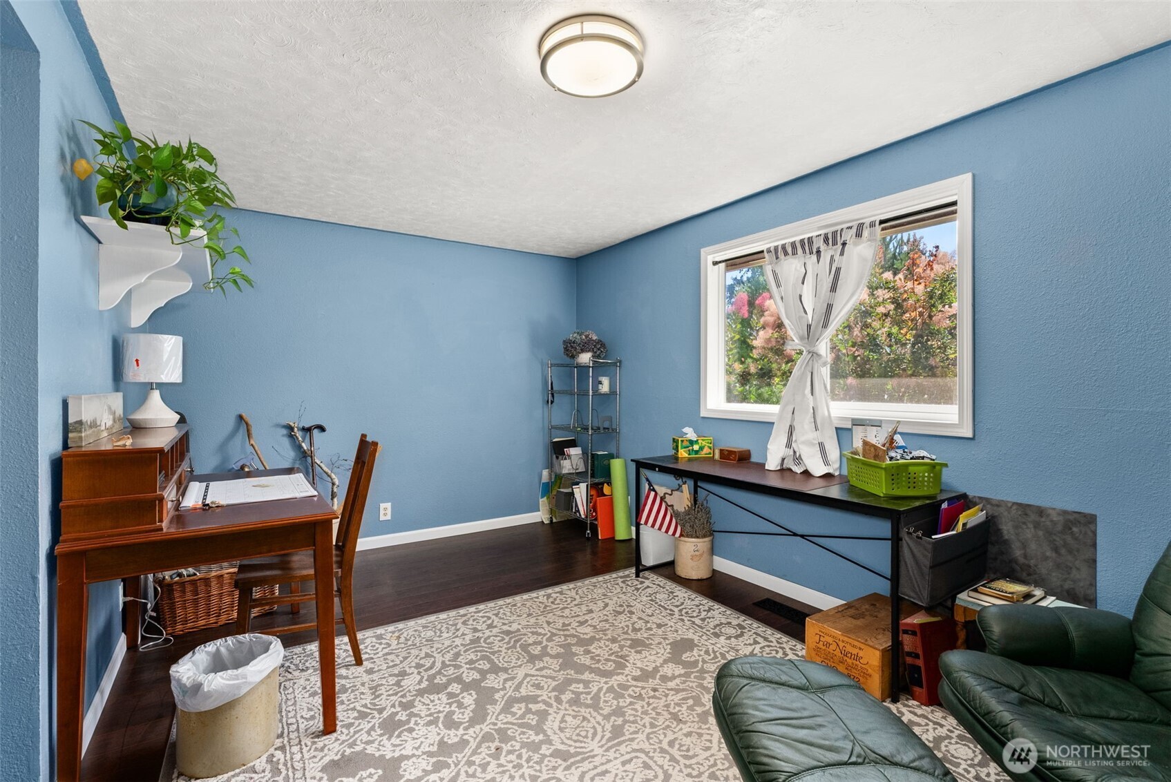 17642 Irwin Street Property Photo 12