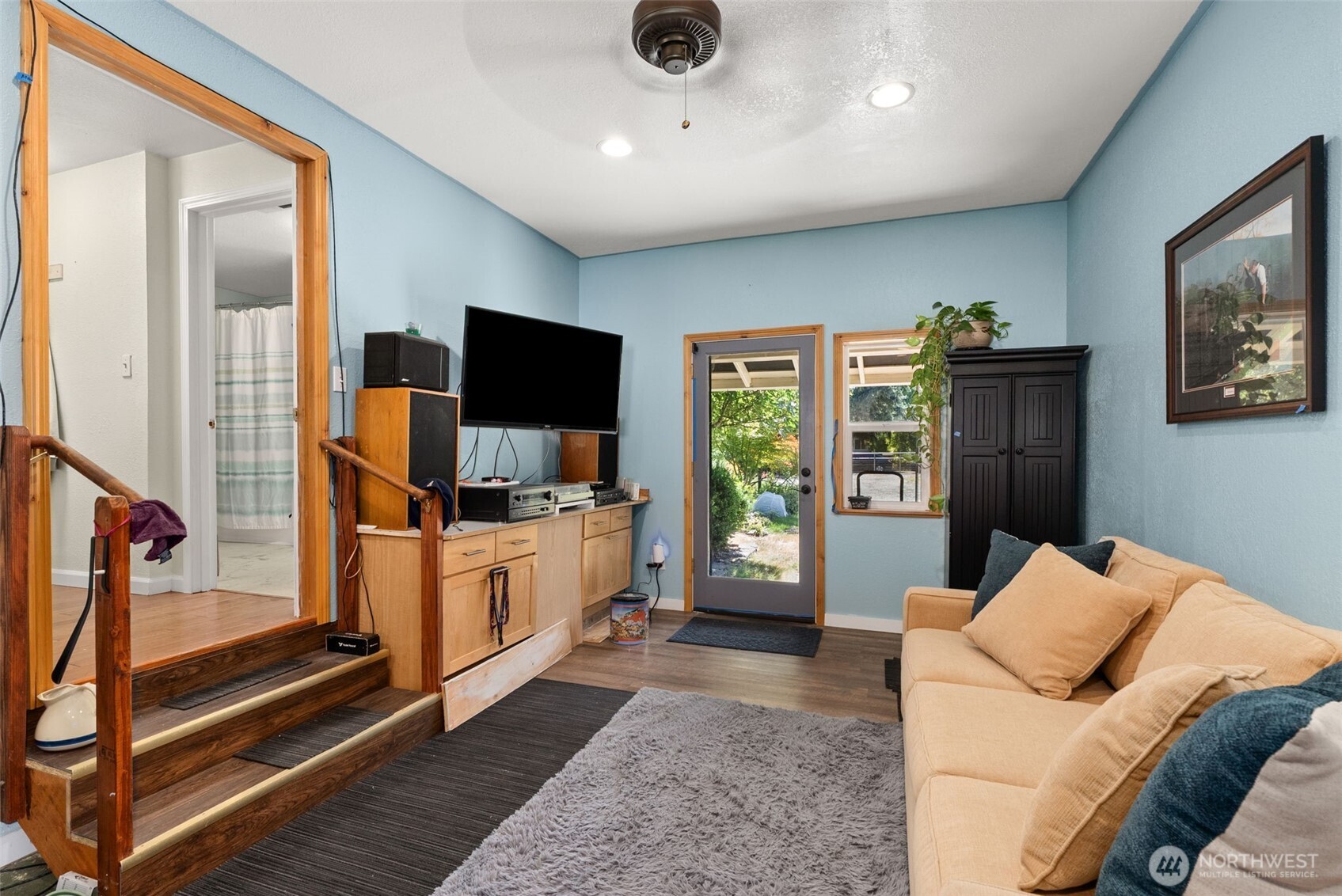 17642 Irwin Street Property Photo 19