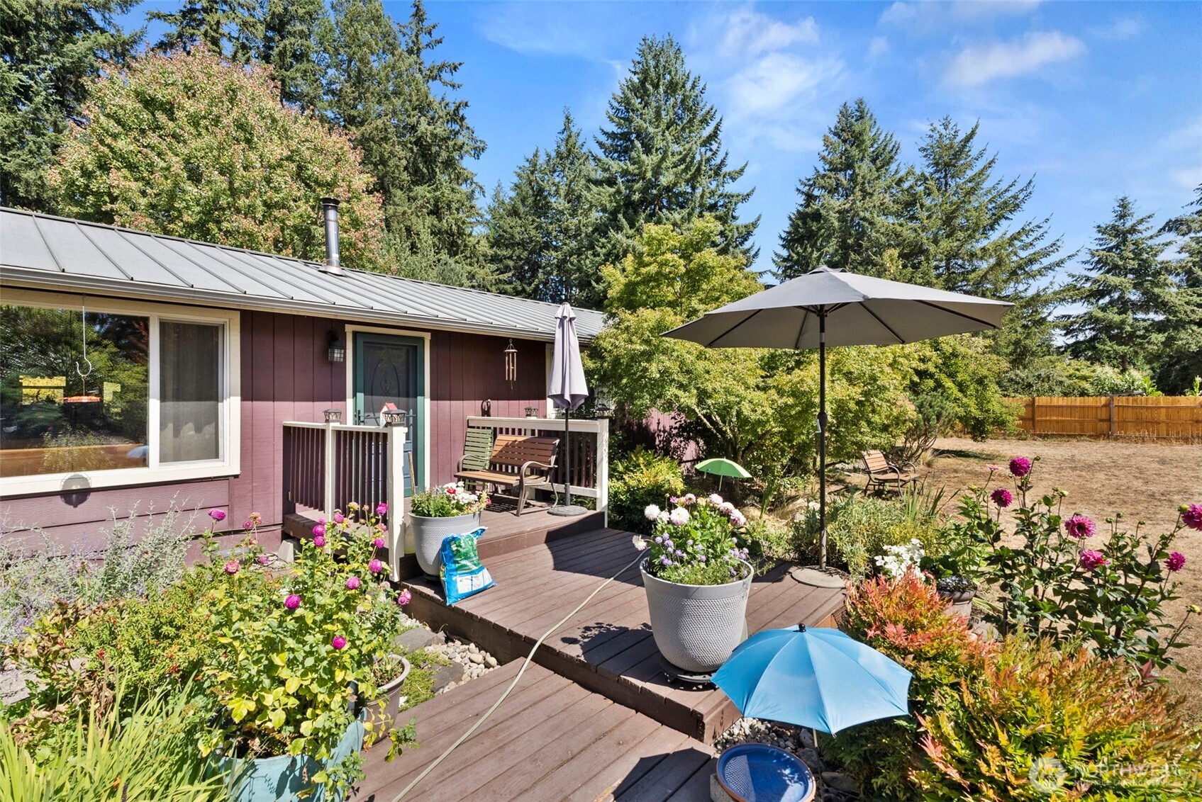 17642 Irwin Street Property Photo 22