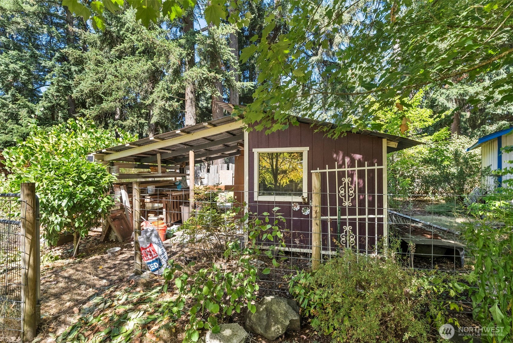 17642 Irwin Street Property Photo 24