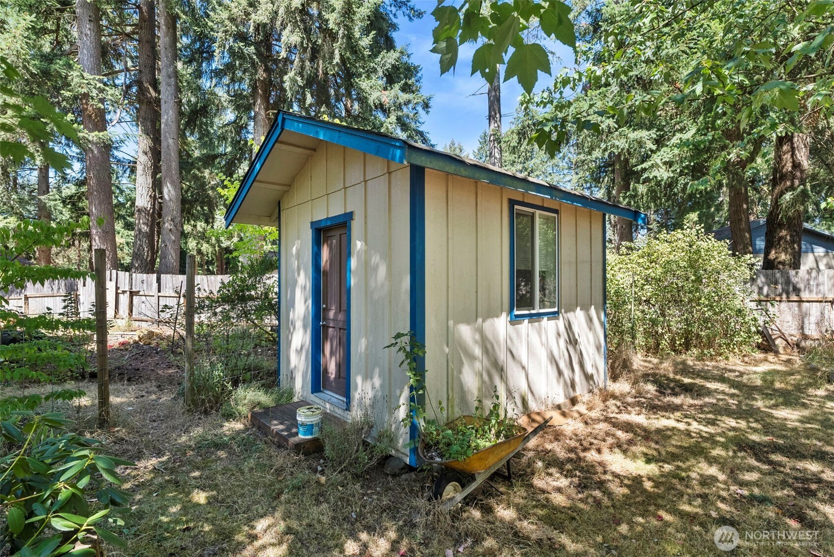 17642 Irwin Street Property Photo 25