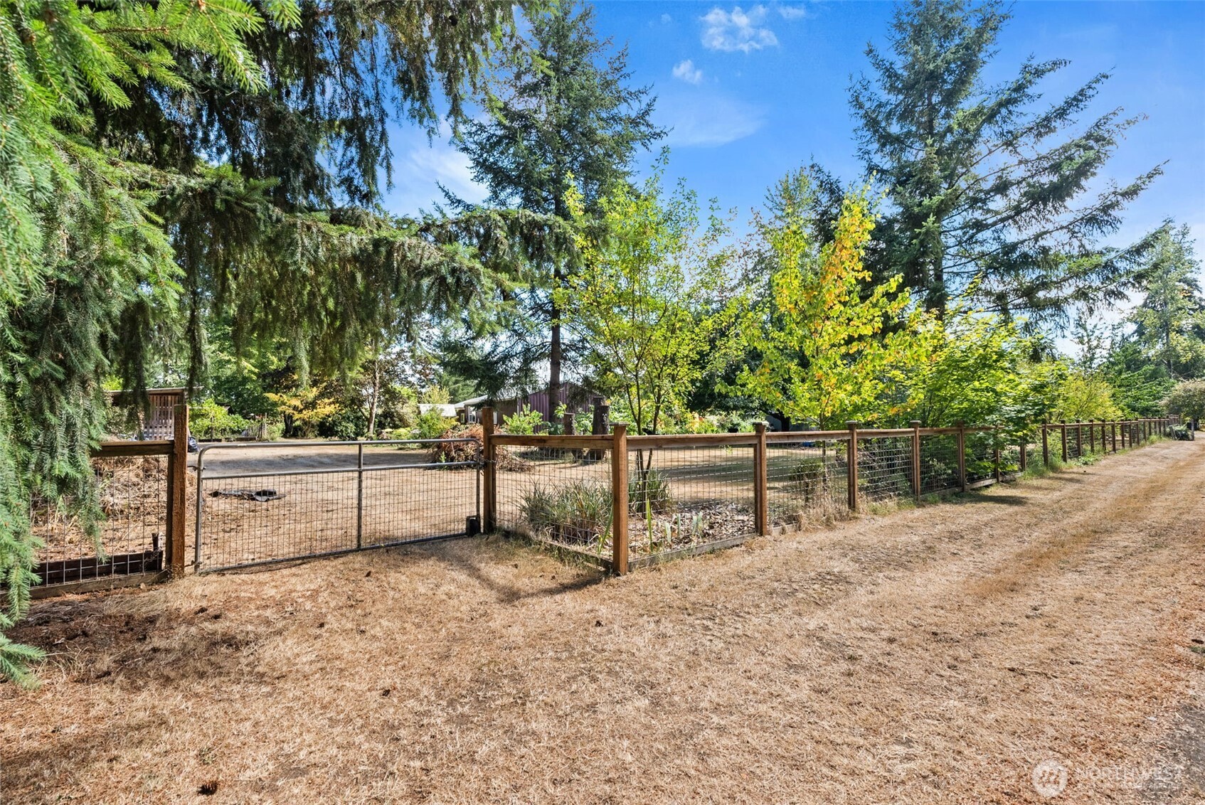 17642 Irwin Street Property Photo 32