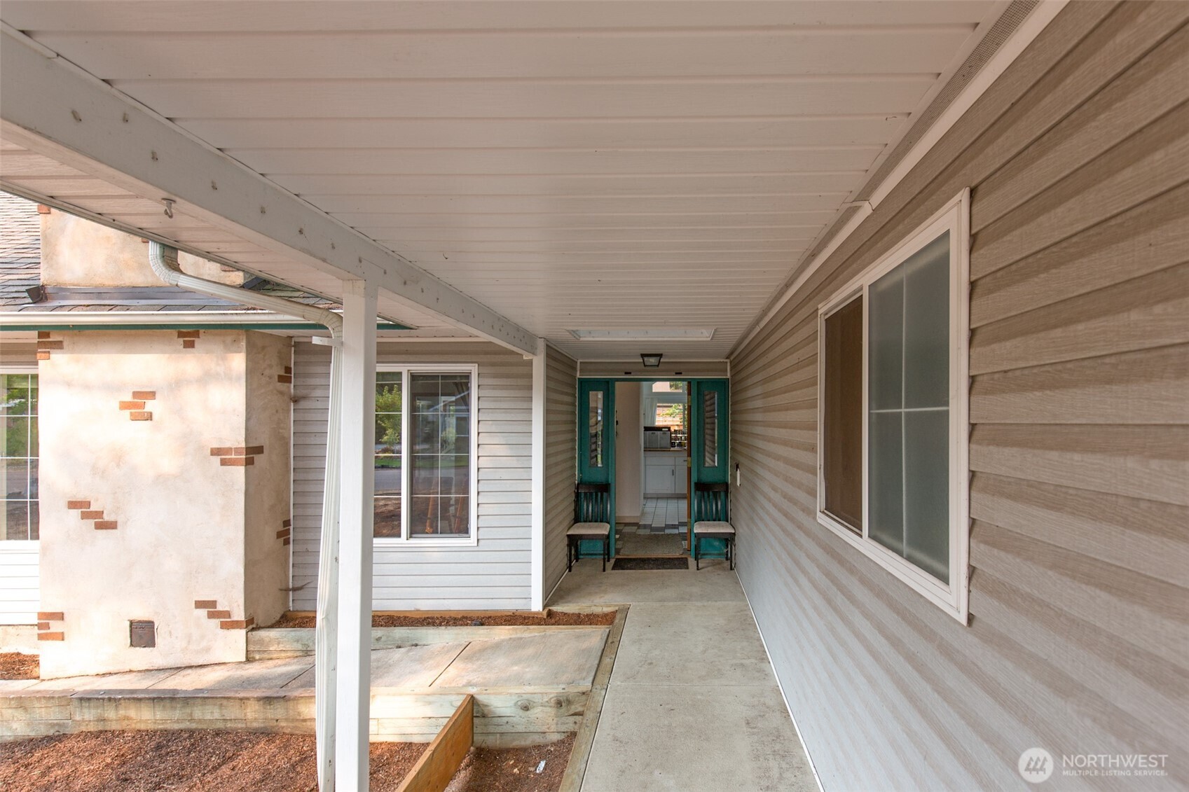 120 Sunland Drive Property Photo 2